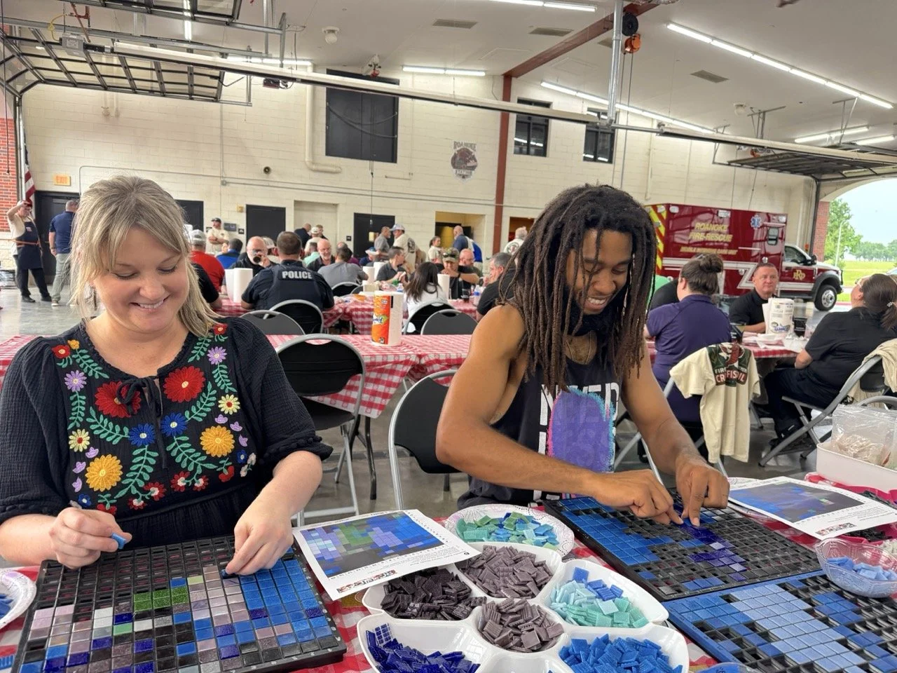 2d_Participants-working-on-grids Large.jpeg