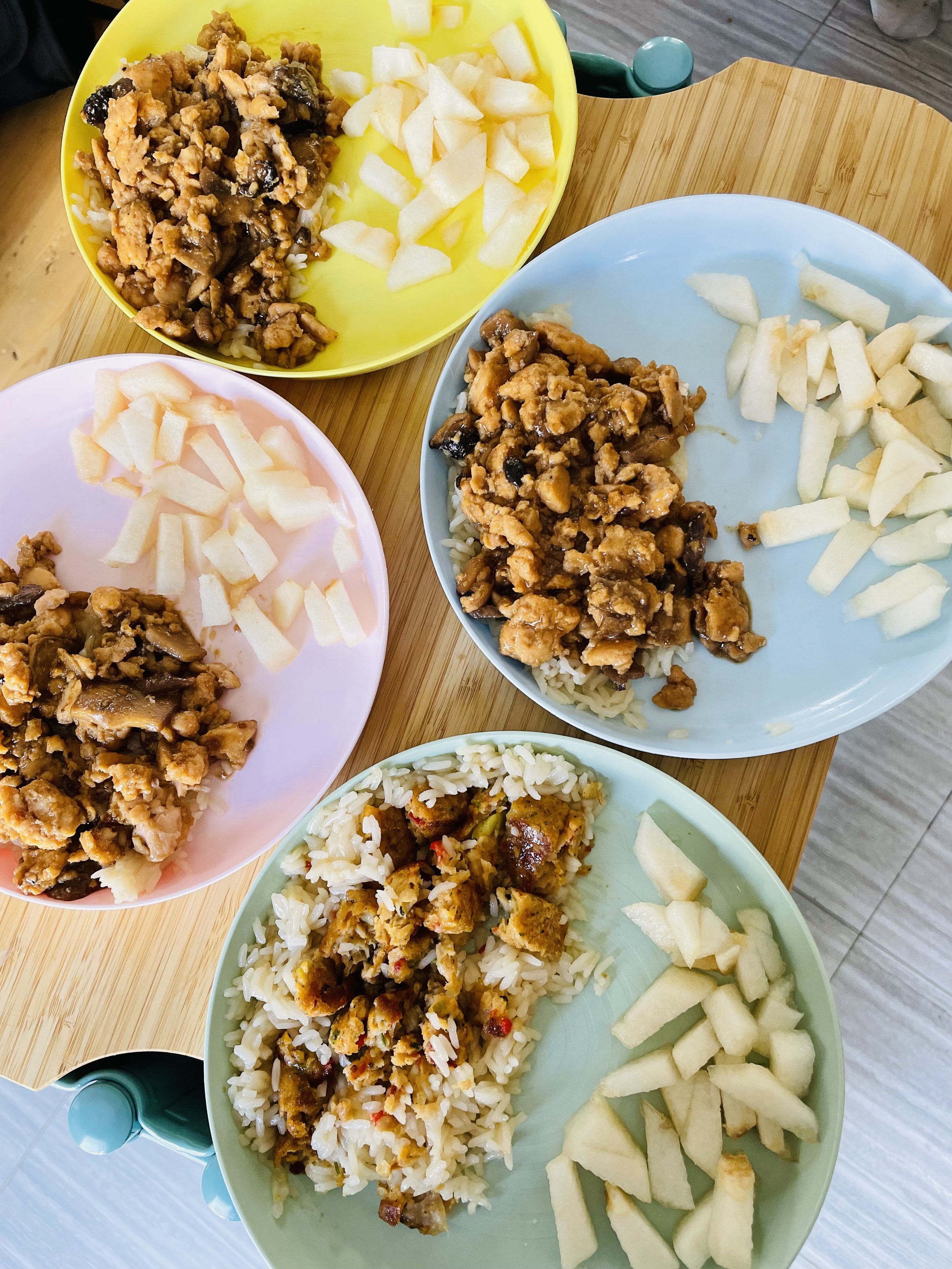 Teriyaki salmon with mushrooms and rice, and fresh pears