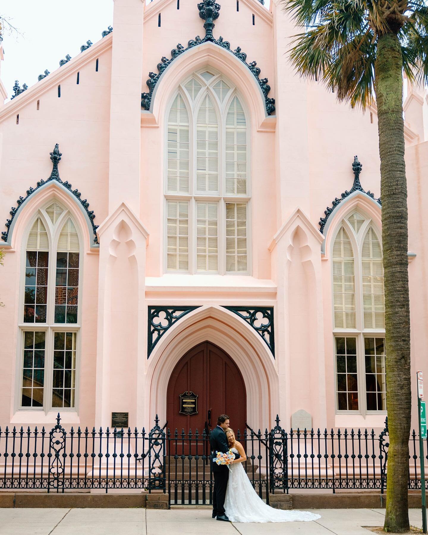 Will do anything and everything to go back to the cutest pink church everrrr 🌸💕💖

#tulsaphotographer #tulsaseniorphotographer #okphotographer #tulsaseniorpics #oklahomaweddingphotographer #azphotographer #midwestphotographer #okbrides #tulsaweddin