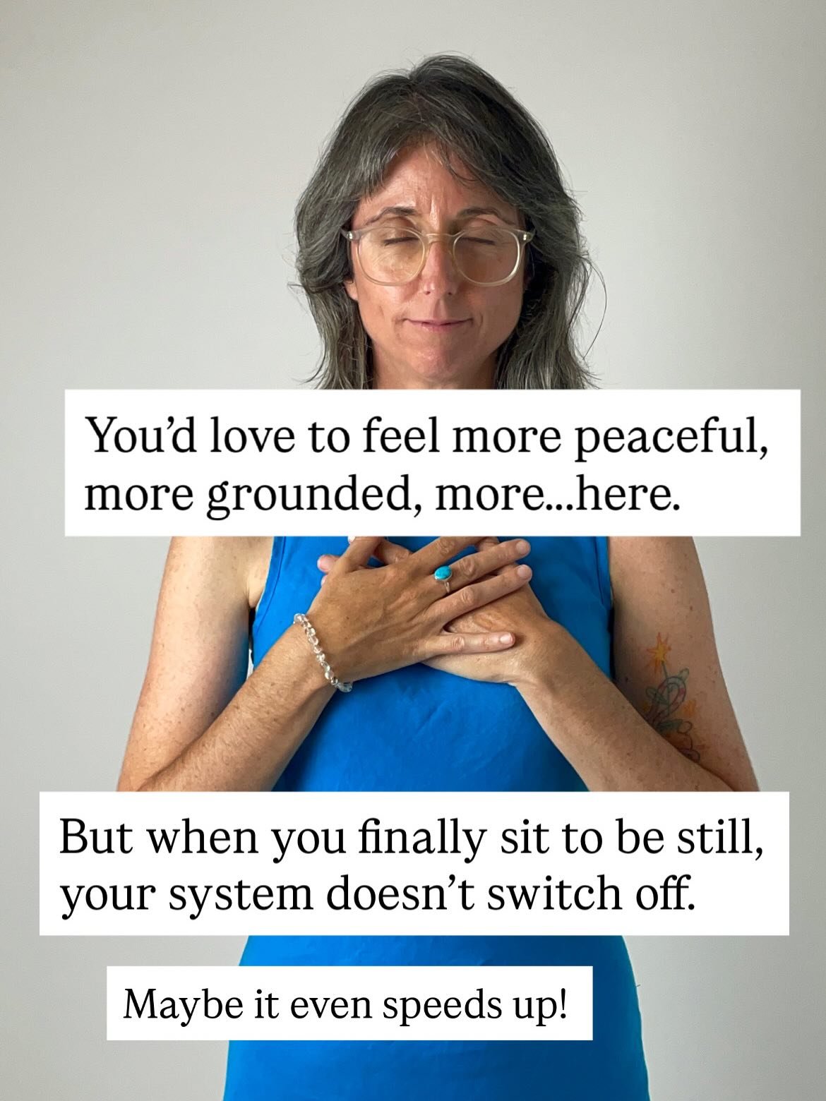 Your experience in meditation makes total sense! A mind that keeps moving, a body that stays alert, many things to do rising to the surface. We sit down, expect peace and feel anything but that. Argh!! 🫠

Instead of trying to let go of thoughts, let