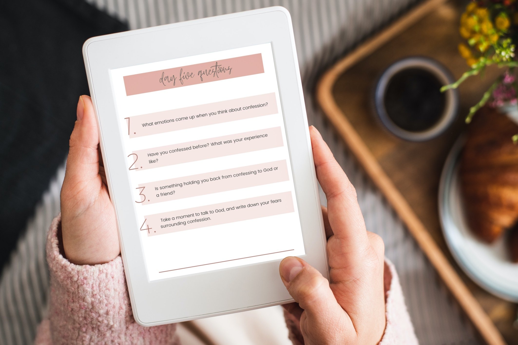 Kindle+in+the+hands+of+a+woman_Page+36_66+from+TVC+E-Book.jpg