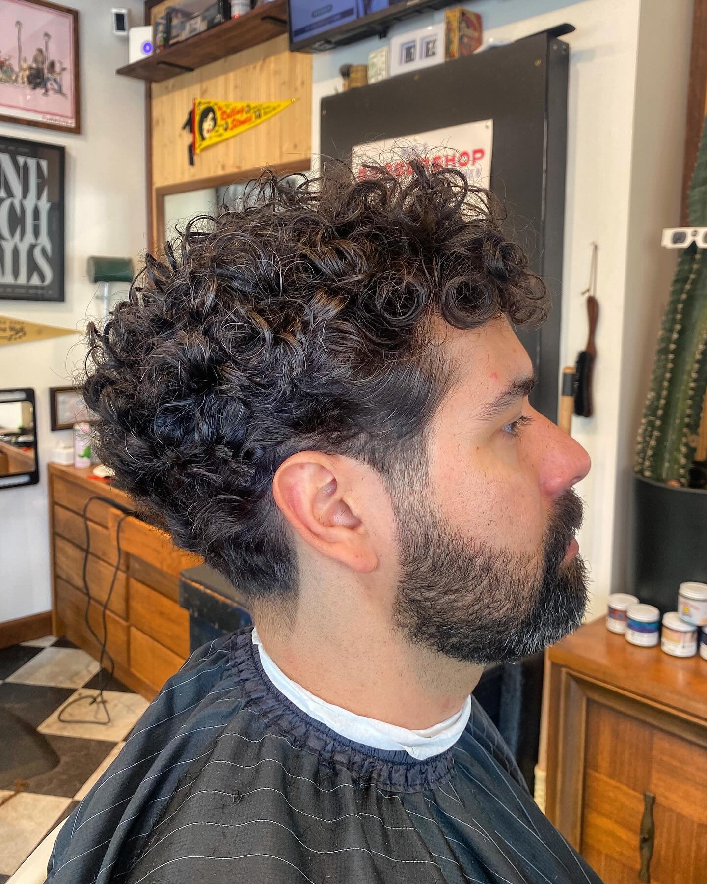 Curl maintenance by our barber Hank! Book with him at the link in our bio. #PhillyBarber #PhillyBarbers #PhillyBarberShop #PhillyBarbershops #SouthPhilly #💈