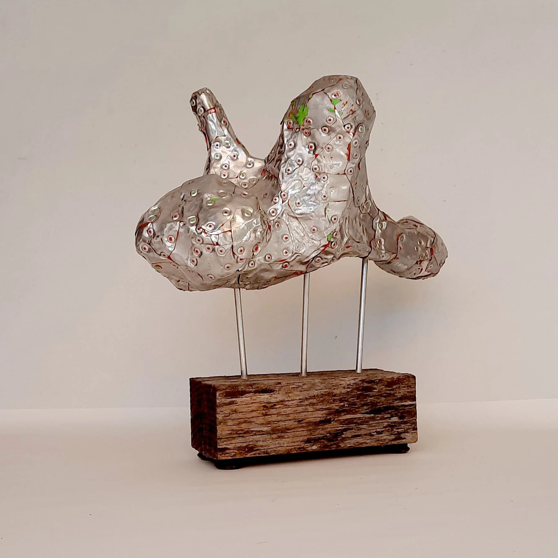 A front aspect of a sculpture by Stephen Bond entitled Random Form