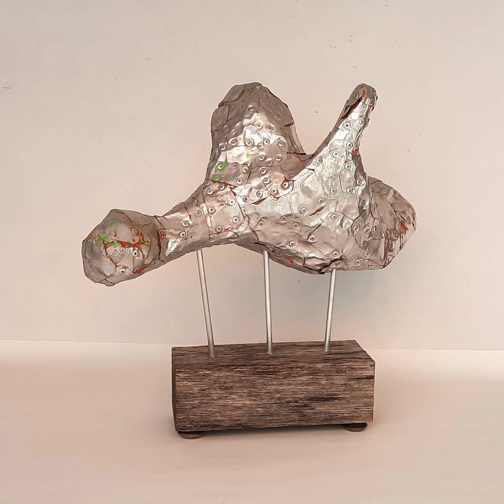 A front aspect of a sculpture by Stephen Bond