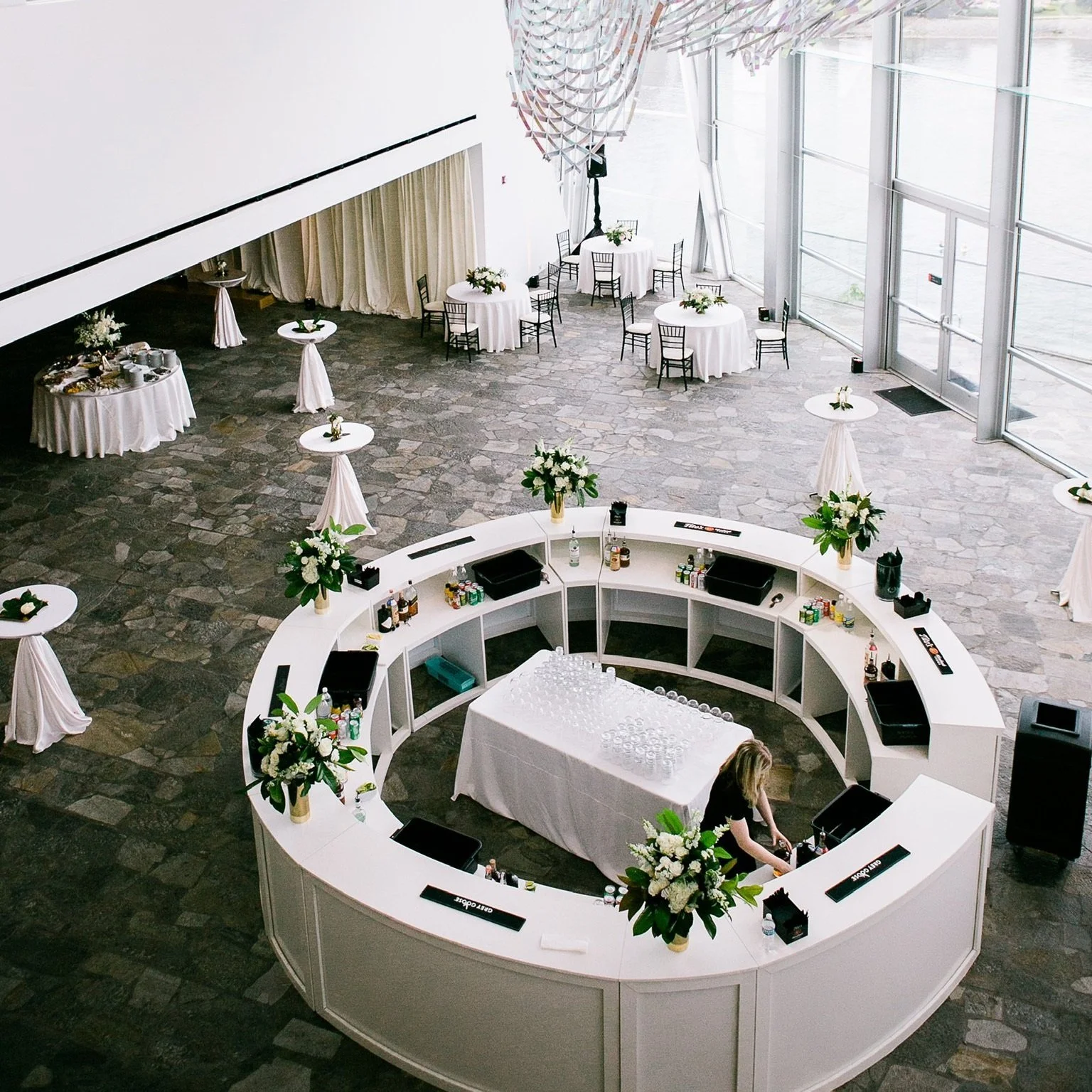 Circle Bar