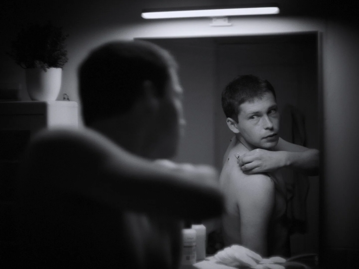 Photo 5 Chair_Adolescente__-_Shard_stills_5.jpg