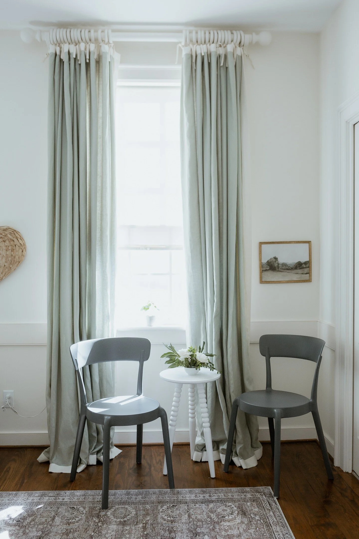 A sweet little corner in one of the four retreat rooms of the Meraki House. We can't wait to fill this space with good conversation &amp; PRAYER! 

Speaking of prayer, we are so excited to partner with Jennifer at @praythroughit for the April 15th co