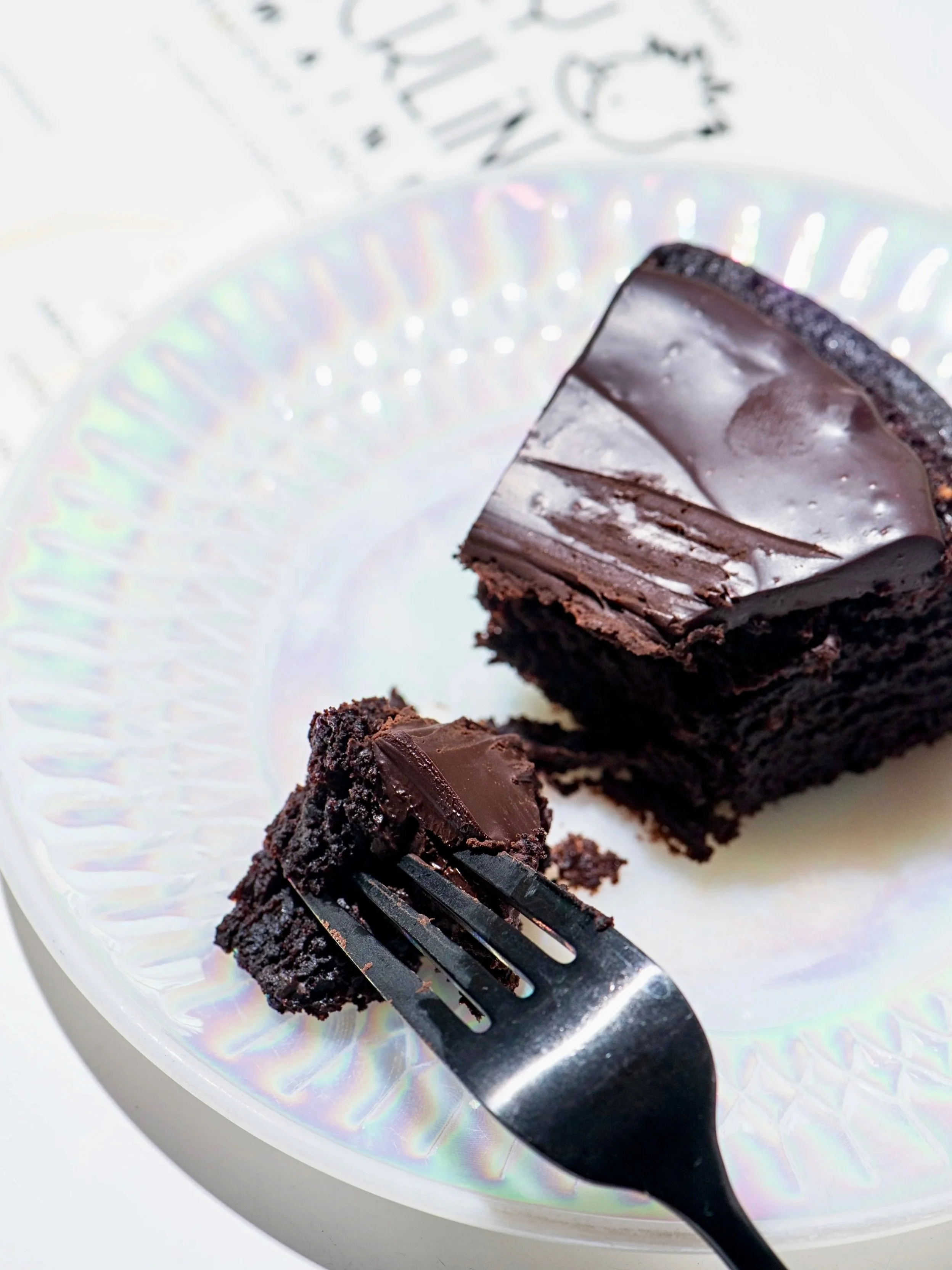 Chocolate lovers, this one&rsquo;s for you. 🍫✨ Our Chocolate Slice is a rich, fudgy bittersweet cake that&rsquo;s gluten free &amp; vegan because everyone deserves a little chocolate moment.

Perfect with your favorite coffee or as a sweet ending to