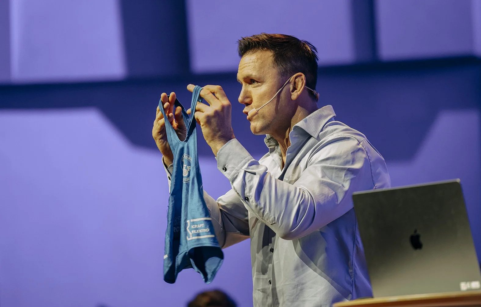 Martin Lidberg durante su discurso en Motståndskraft