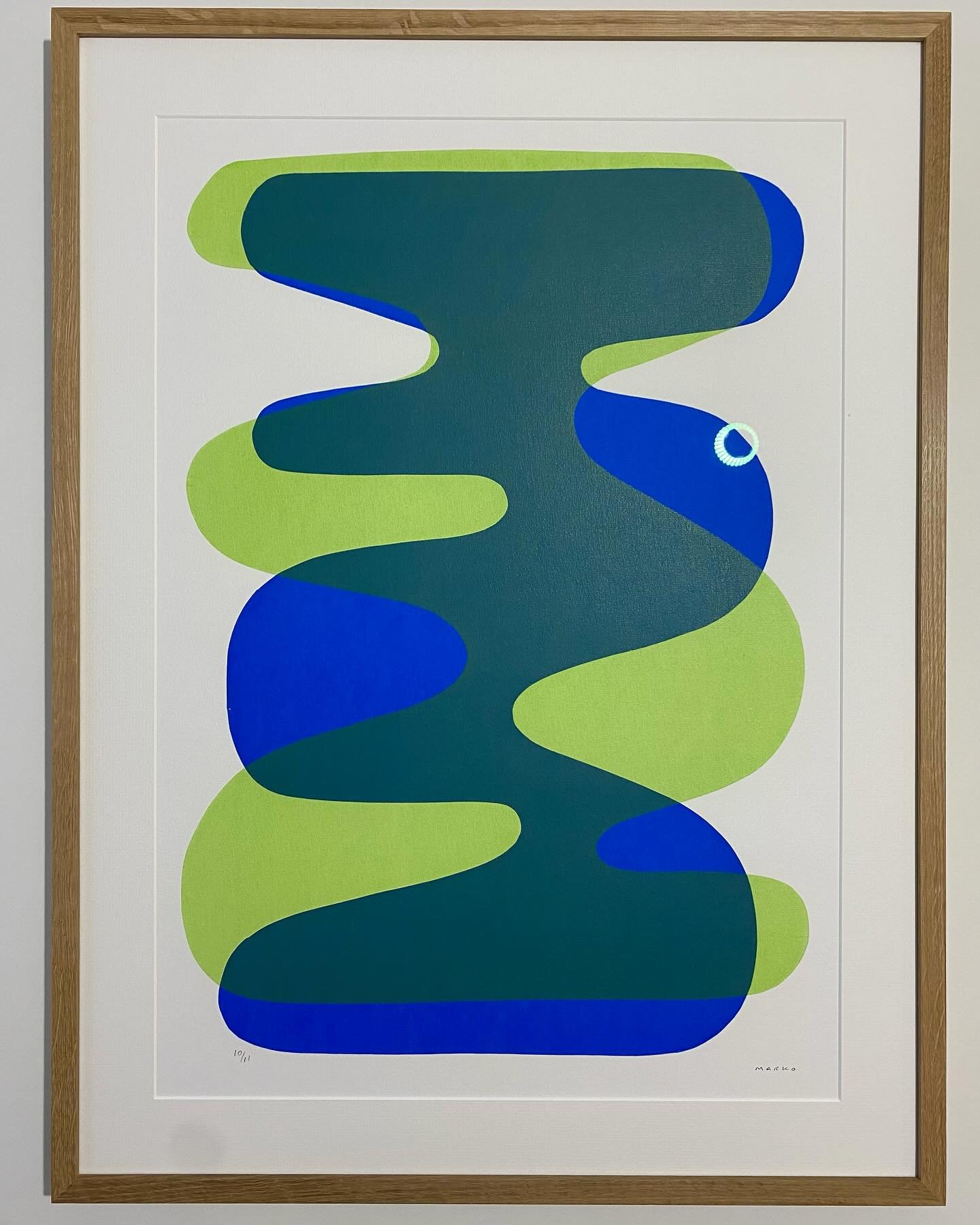 @markozines throwing some shapes 🔵🟩🔴🟪

Framed simply in a 15mm oak profile, waxed, conservation mounting and glazed with @artglass_by_groglass AR70. 
Looking fresh

#bespokeframing #capstoneframing #sheffieldindependent #indiesheffield #sheffield