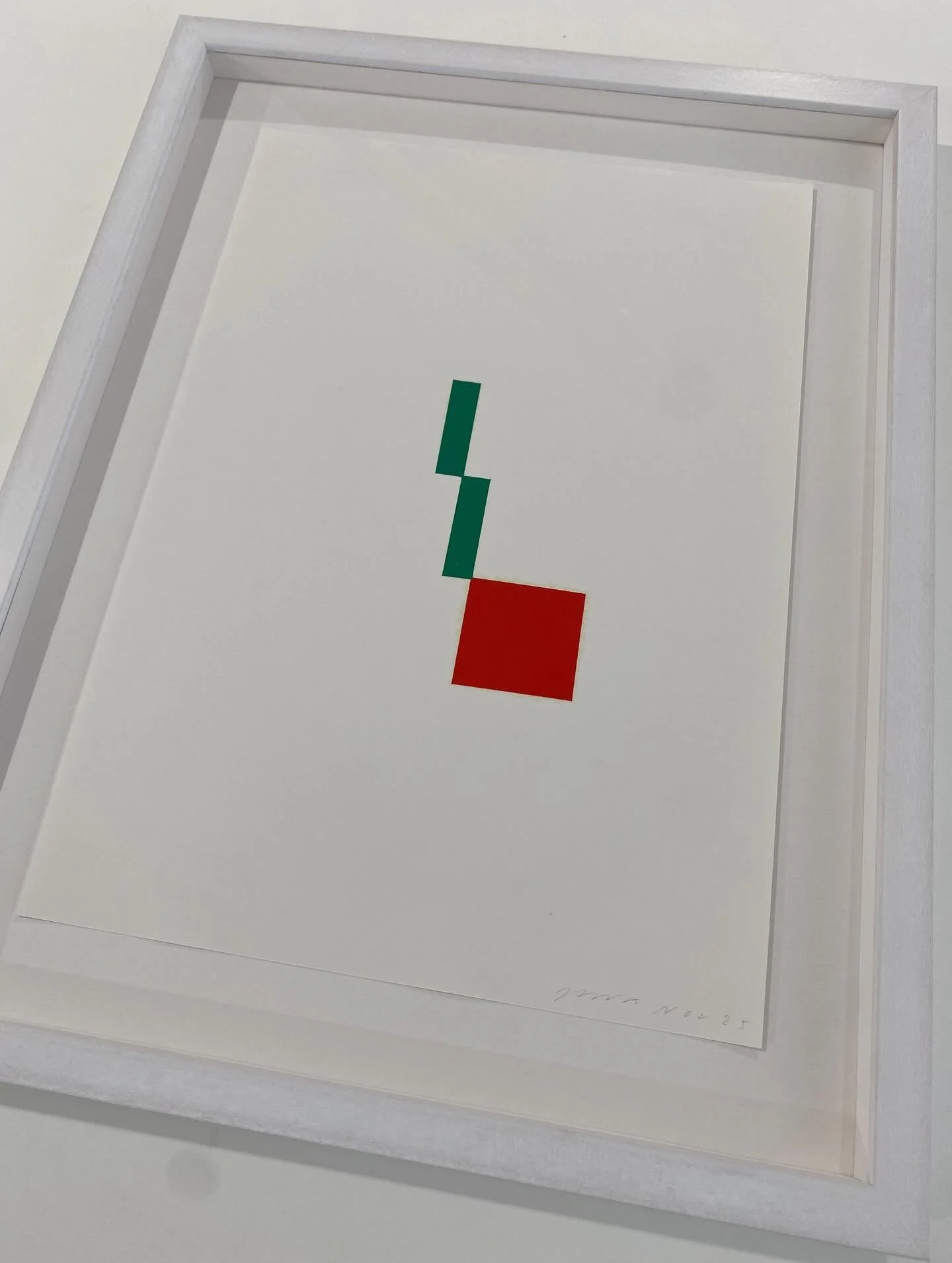 Some cracking @jack.kettlewell works on paper framed at the end of last year. 

The phones framed in a limed ash and the pixelated cherry in an open grain white moulding. Glazed with @artglass_by_groglass AR70. 

#sheffieldart #sheffieldartist #jackk