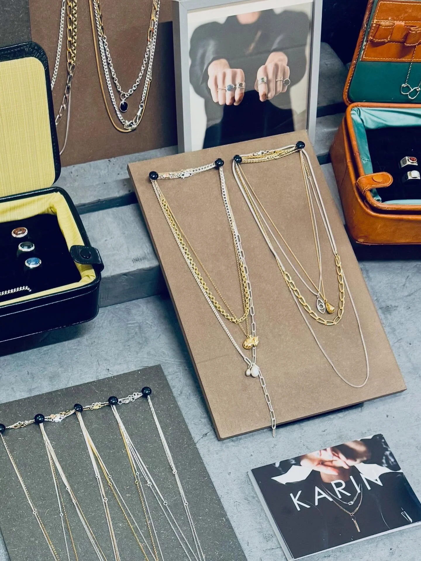 Last week ✨ I was on Broadway market both Saturday and Sunday, good to be back! ✨ Tora took me to Dennis Severs&rsquo; House, for a candle lit evening tour. A house where you travel back hundreds of years and each room is installed like the inhabitan