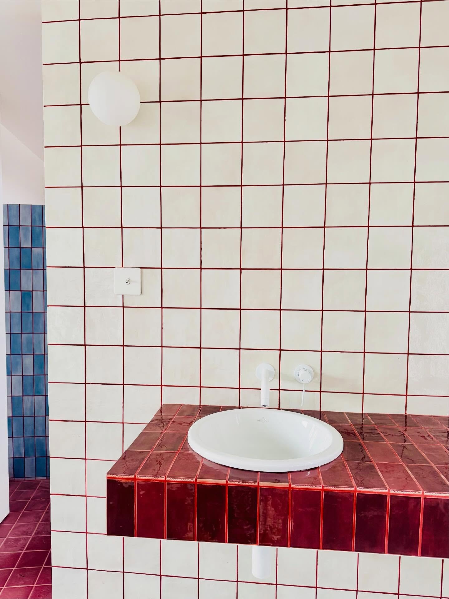 Last week ✨ Lost of moment on the house front! &hellip;it&rsquo;s coming together very nicely&hellip; we&rsquo;ve used lots of tiles in the loft bathroom, red grout and white taps and sink trap&hellip; ❤️💙🤍 ✨ Flukes at Big Penny social now open on 