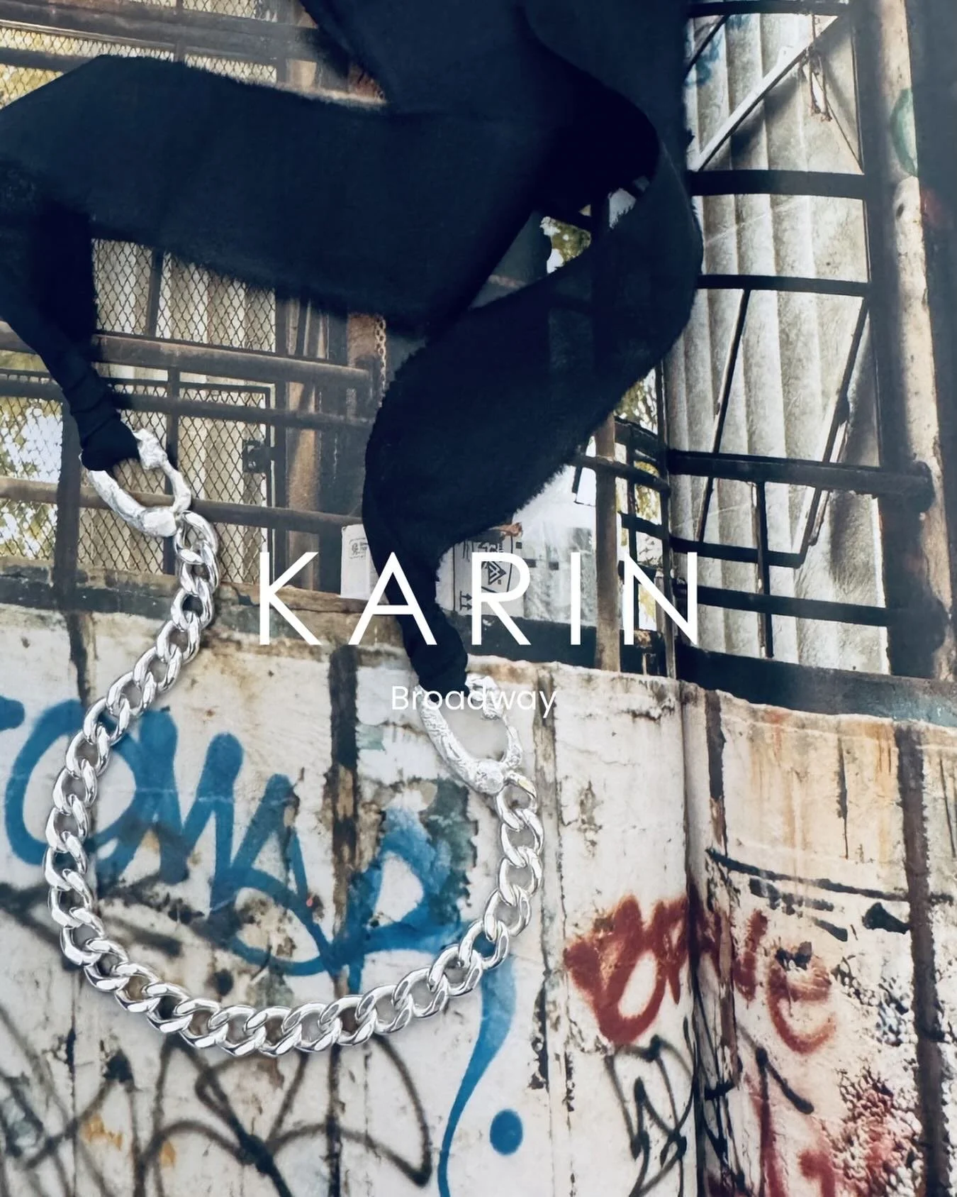 Another gorgeous day on Broadway! ☀️ 
I&rsquo;m here until 4.30pm today&hellip; come say hi! 
#karinandreassonjewellery #broadwaymarket