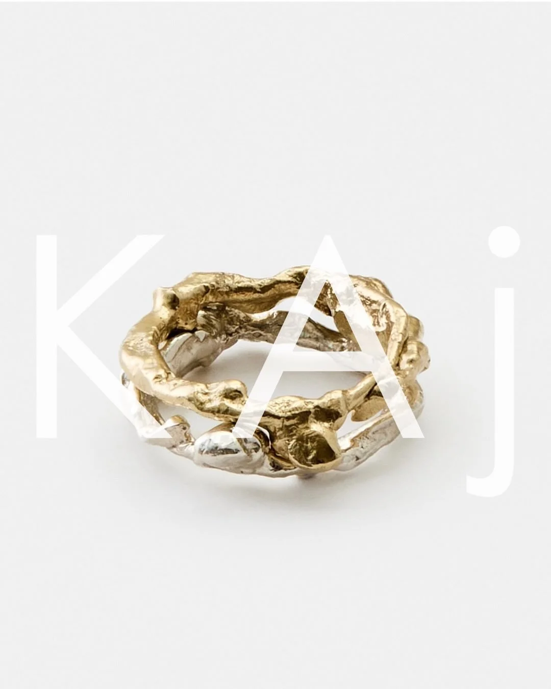 Always working on new pieces, keeping my old designs alive in the new. 🤍
Some Easter Friday ring inspo for you! 
#karinandreassonjewellery #ringinspo #designing