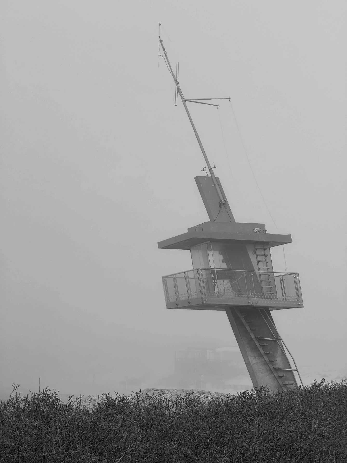 Last week ✨ Life guard tower in Tyl&ouml;sand ✨ matching Jamaica tops, missing him! ❤️ ✨ Alice and Uma doing it all at Tivoli in Copenhagen 😬 ✨ Cheese and wine lunch with Dana at &rsquo;3 rum och k&ouml;k&rsquo; 👌🏼❤️ ✨ Dana and Alice came with us 