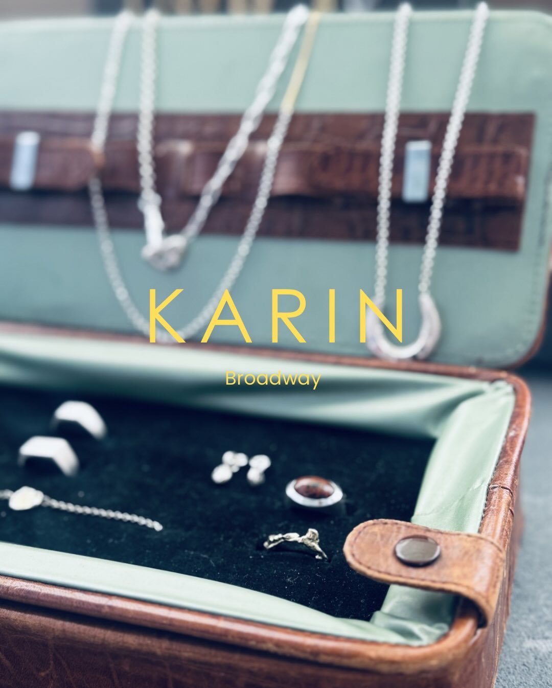 ☀️ It&rsquo;s another sunny Broadway market day! ☀️ Love when it&rsquo;s like this on a day when I&rsquo;m here, really good energy and happy vibes&hellip; ☀️ I&rsquo;m here until 4.30pm today! ☀️ #karinandreassonjewellery #broadwaymarket