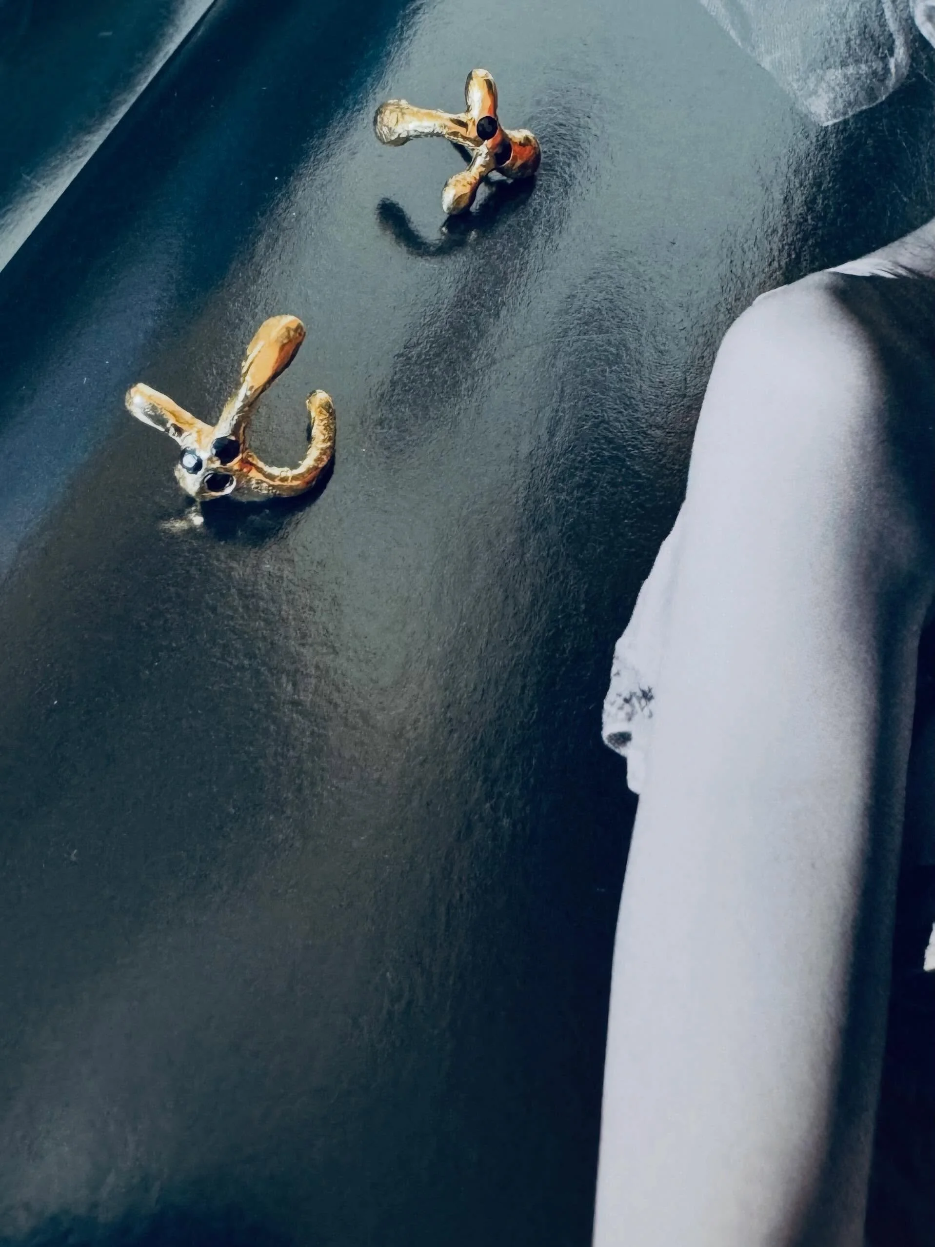 Last week ✨ I had a very creative week in the studio&hellip; amongst many other pieces I made these black sapphire and vermeil studs ✨ A full Broadway stall over the weekend, Laetitia was running the show 👌🏼❤️ ✨ the next four snaps had to come toge