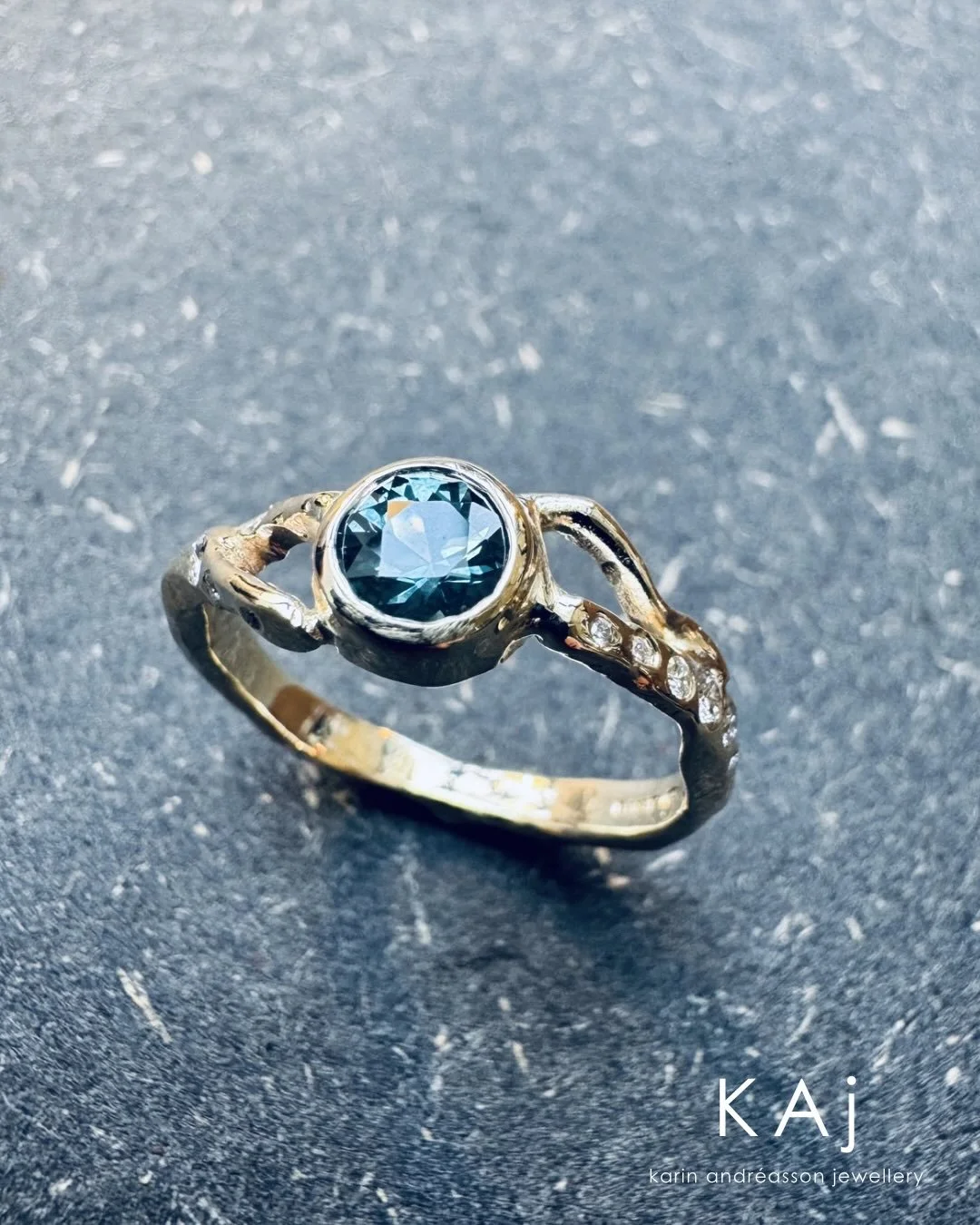 I made this for Harald. 🩷
He wanted a sapphire that would compliment his girlfriend&rsquo;s eyes&hellip; 
Yellow gold, sapphire and diamond ring 💍 #karinandreassonjewellery #bespokering #madebyhand #hackneyjeweller