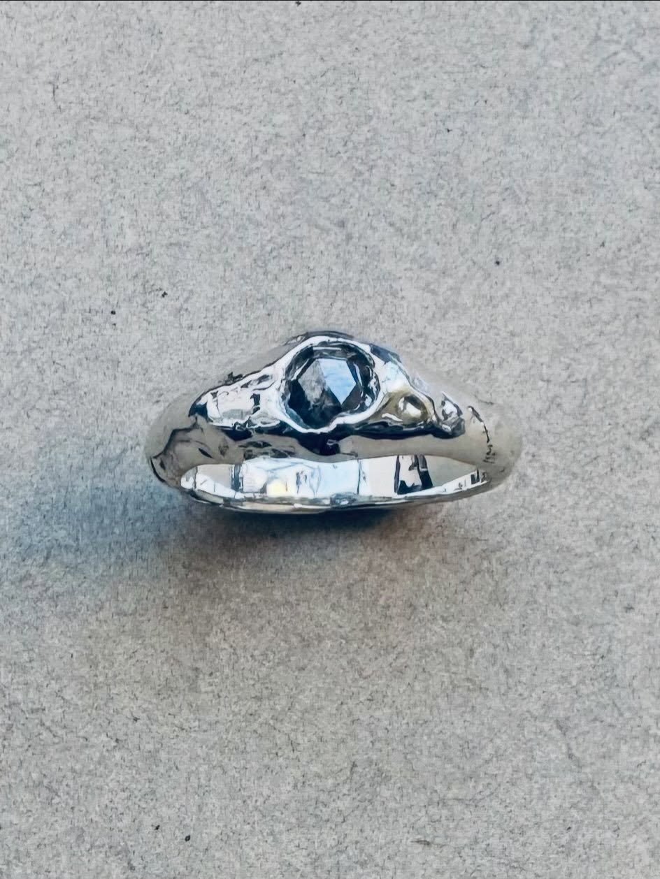 Ring commissioned by Shane ✨ White gold with a salt and pepper rose cut Diamond ✨ Aoife said yes! 🥂🥰 #karinandreassonjewellery #congratulations
