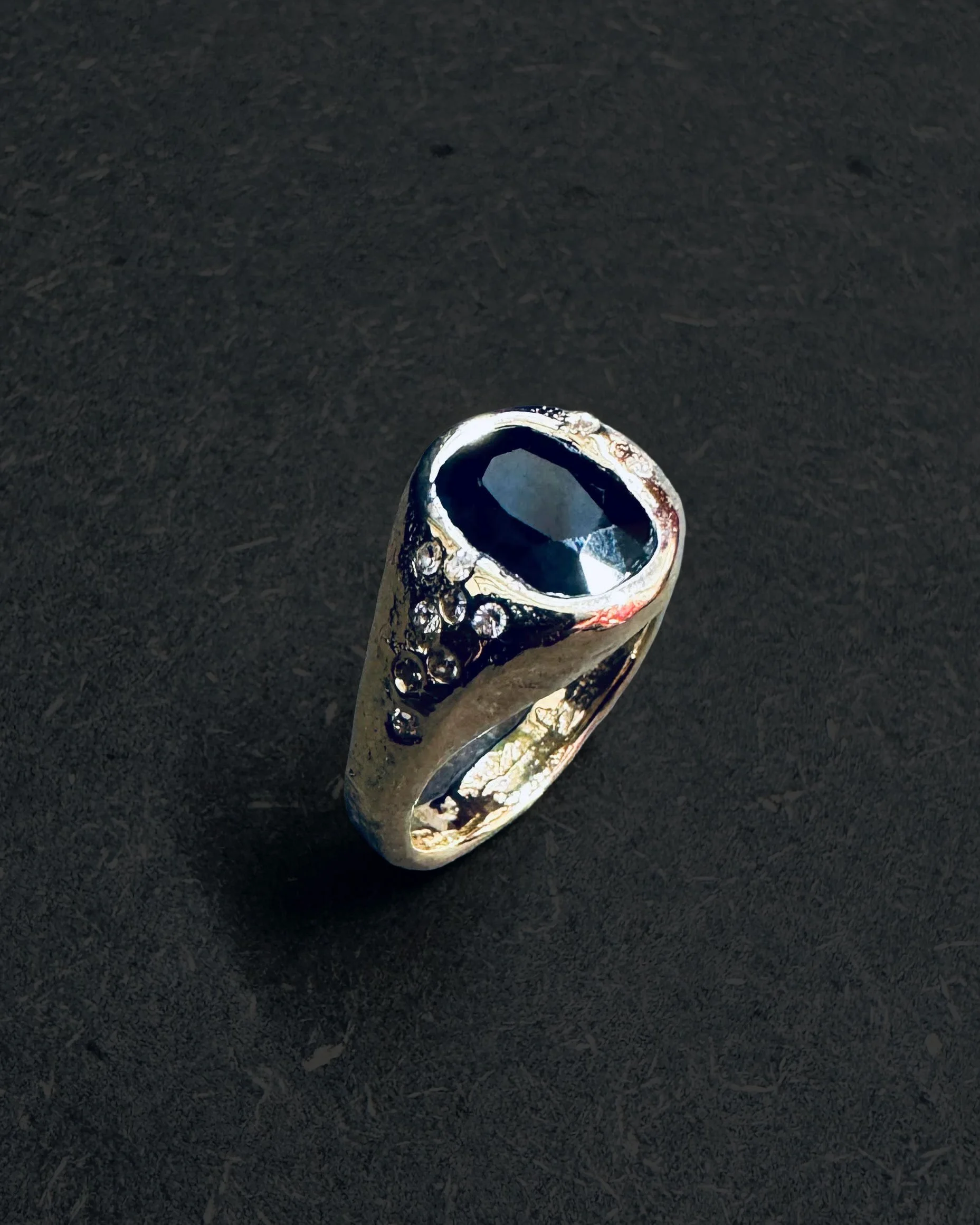 phillipa_ring_bespoke_angle.jpg