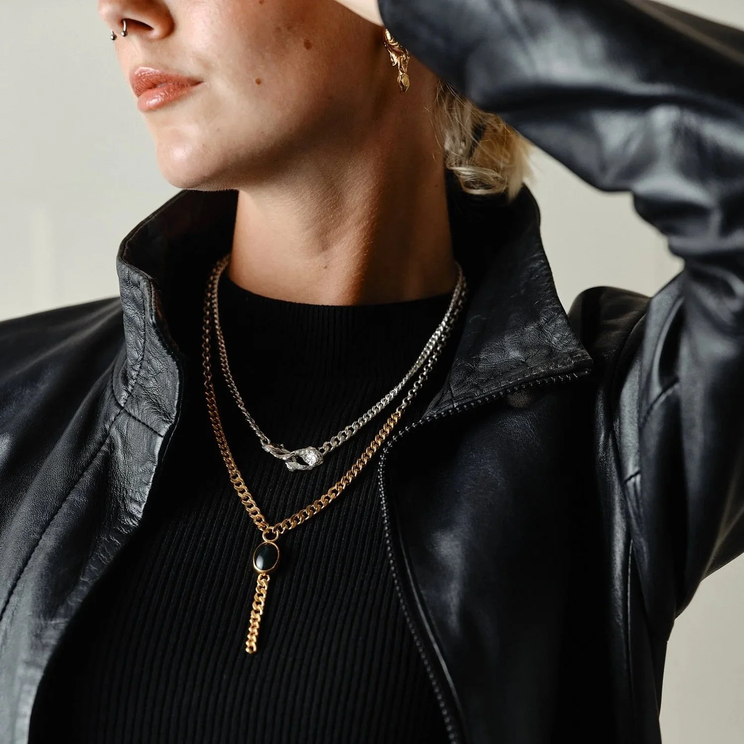Gold+and+silver+necklace.jpg