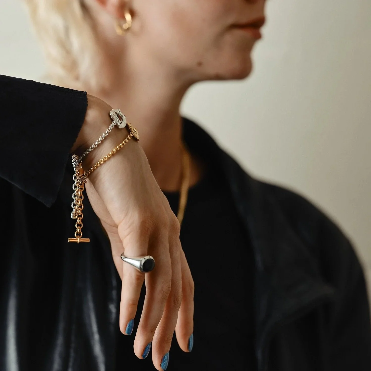 Toggle bracelet in pairs