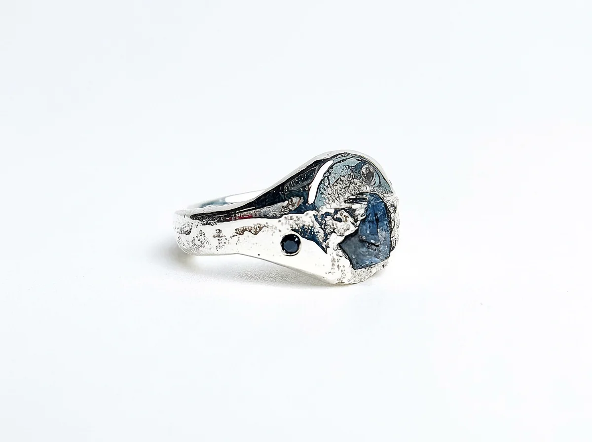 Shields ring with sapphires