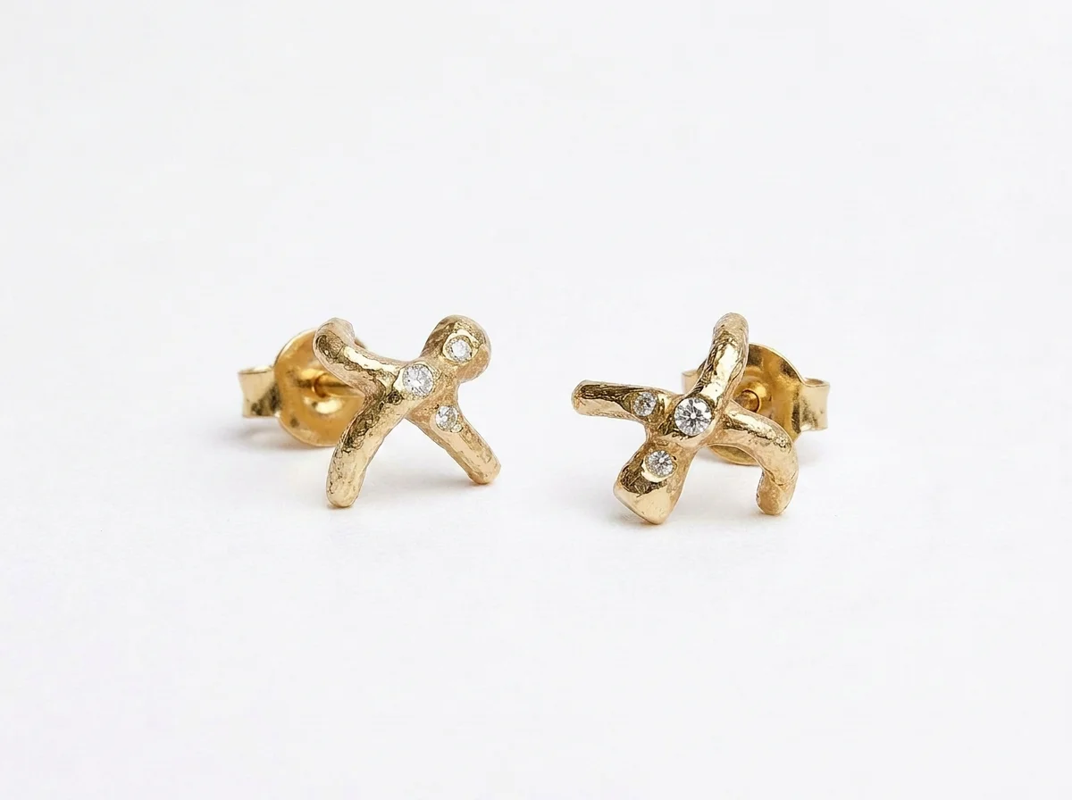 Diamond Crossbar studs