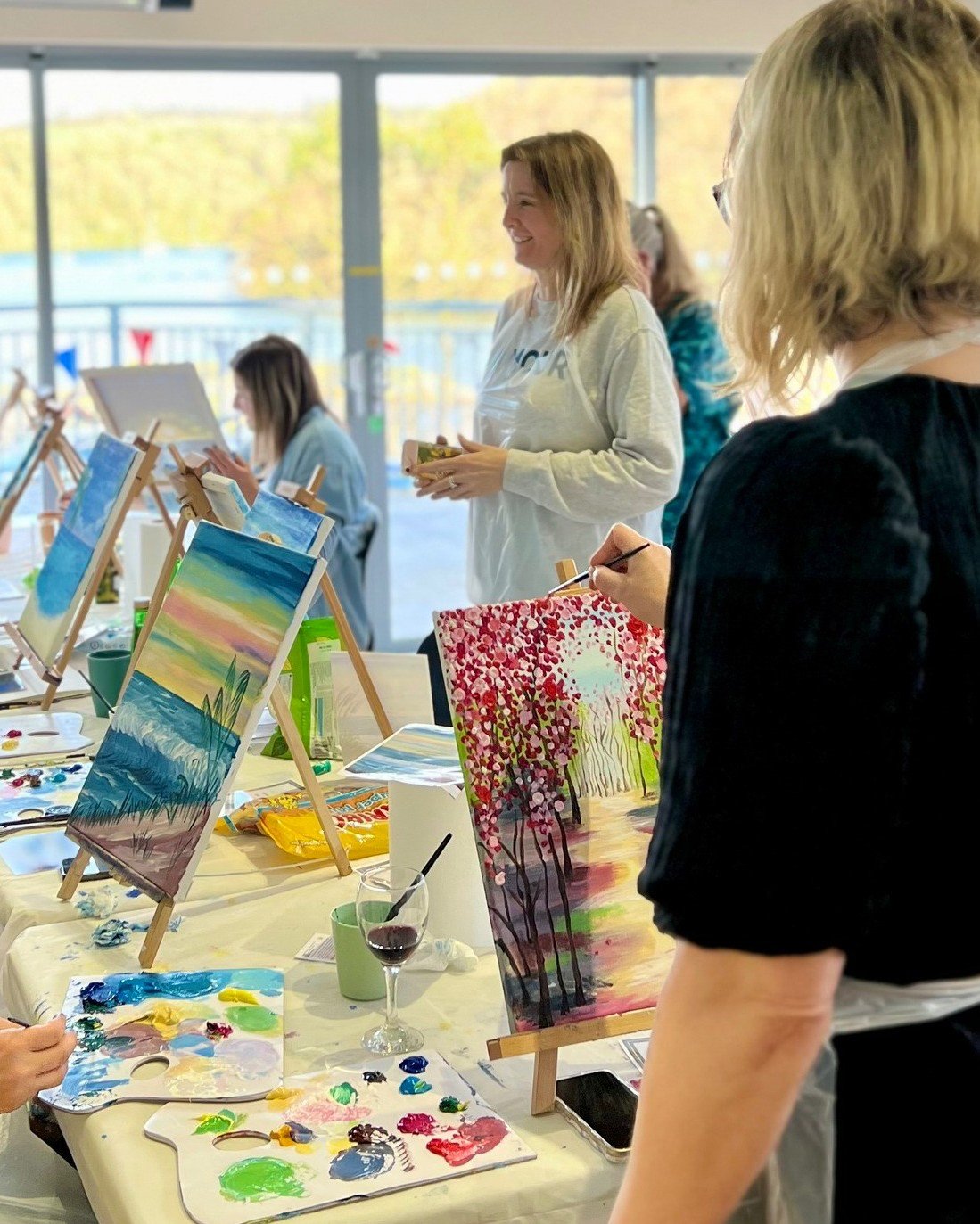 Imagine dedicating your day off to self-care: you're holding a paintbrush in one hand and your preferred beverage in the other, surrounded by friendly faces. That's the Art &amp; Wine Cornwall experience. 🙌🏻

#paint #hobby #truro #CornwallEvents #c