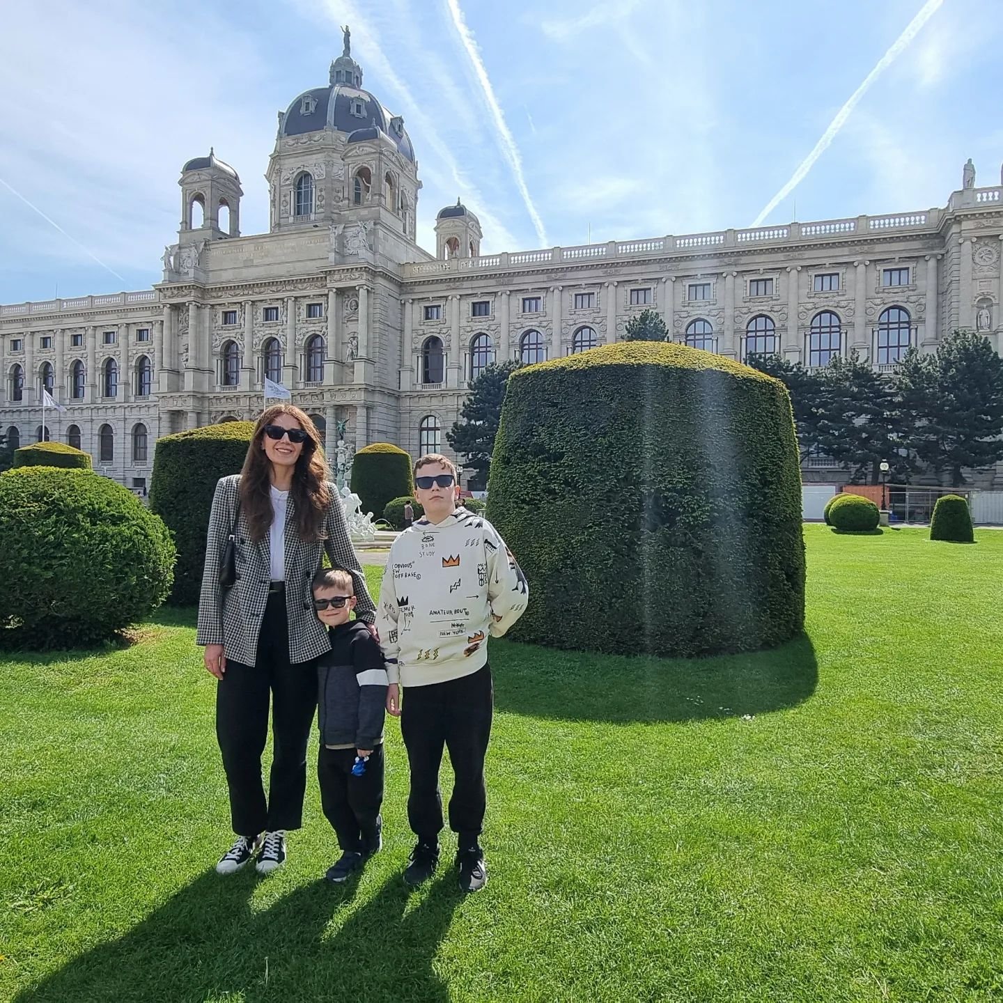 Easter holidays in Vienna.
-
Walked more than 20 000 steps daily.
Ate a lot!
Hugged our @lena_weissenbacher and her family of 6 a lot!
Really enjoyed this trip with the kids.❤️