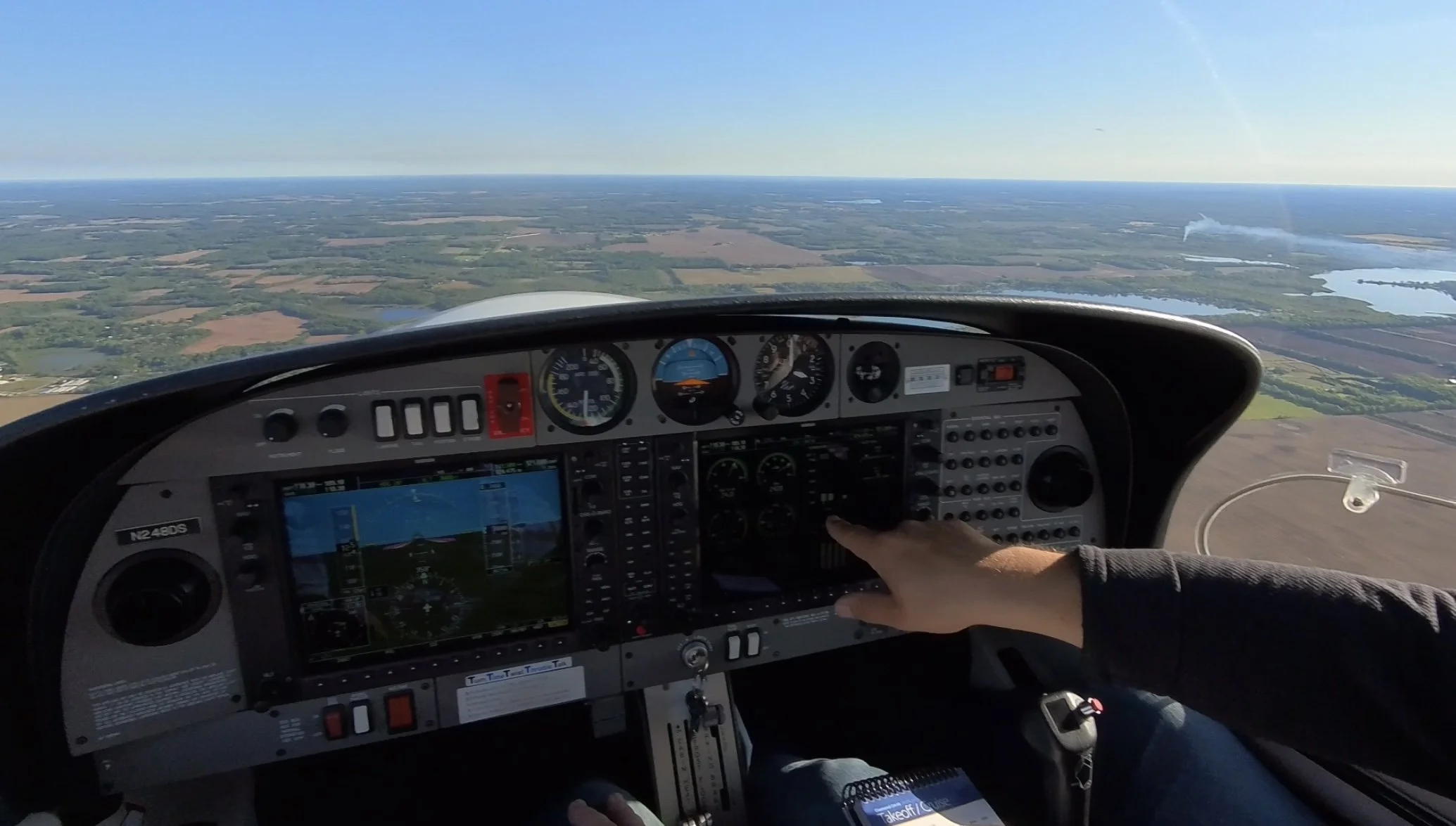 Trading Yokes for Sticks: Learning the Diamond DA40 XLS After Over 20 Years in a Cessna 172