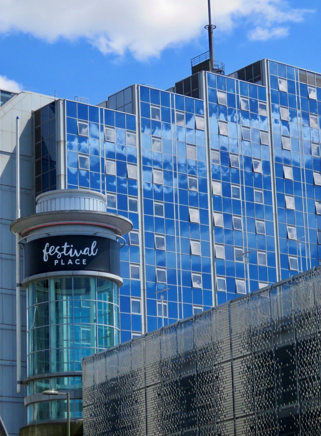 Churchill Place | 1 Bedroom | 1 Bathroom