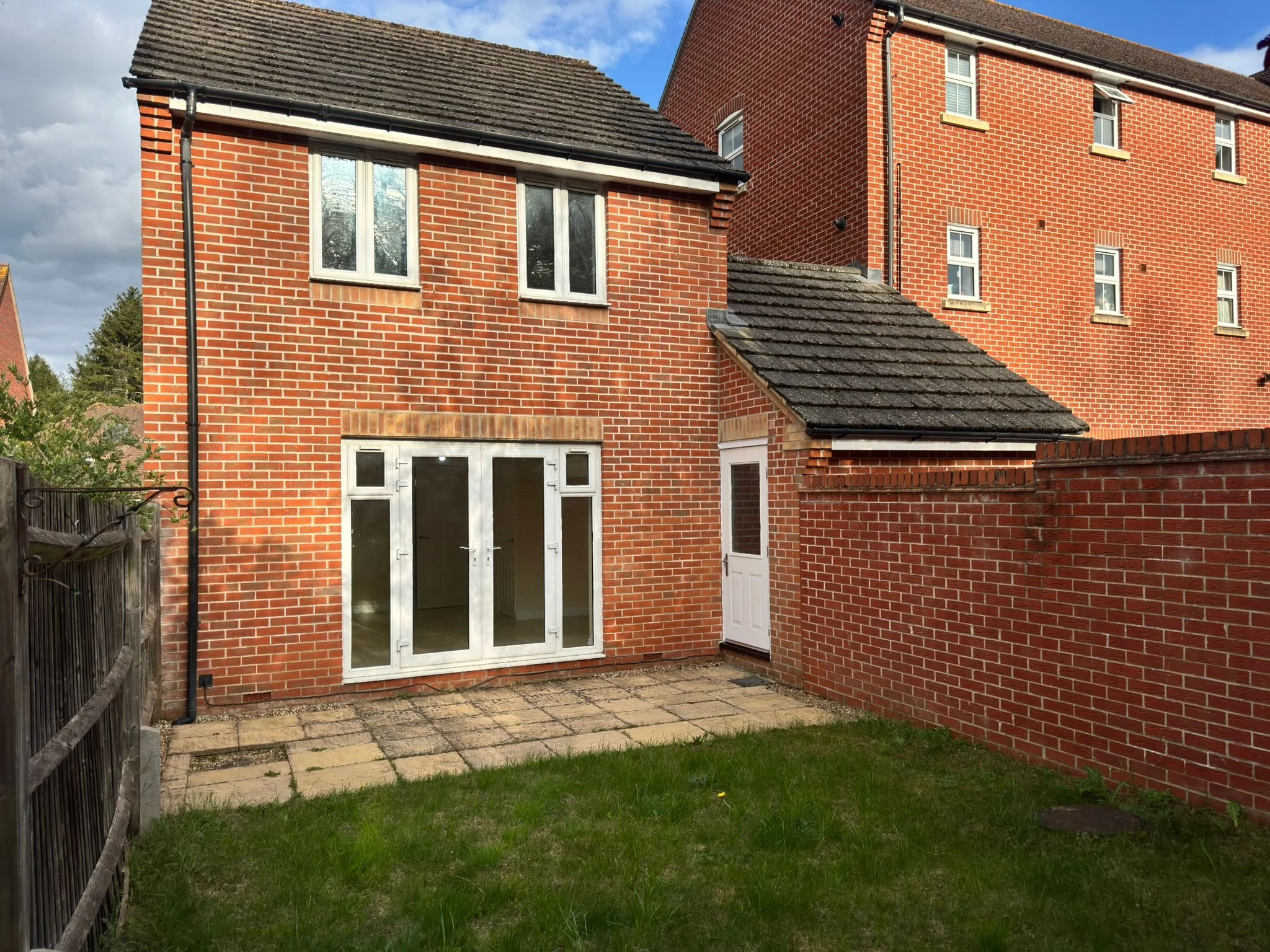 WhatsApp Image 2026-04-20 at 18.33.48 (1).jpeg