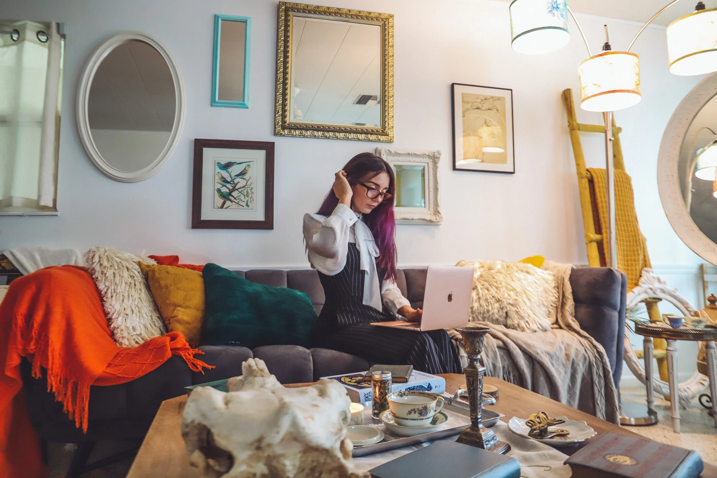 6 different software tools I use to manage my side hustles today