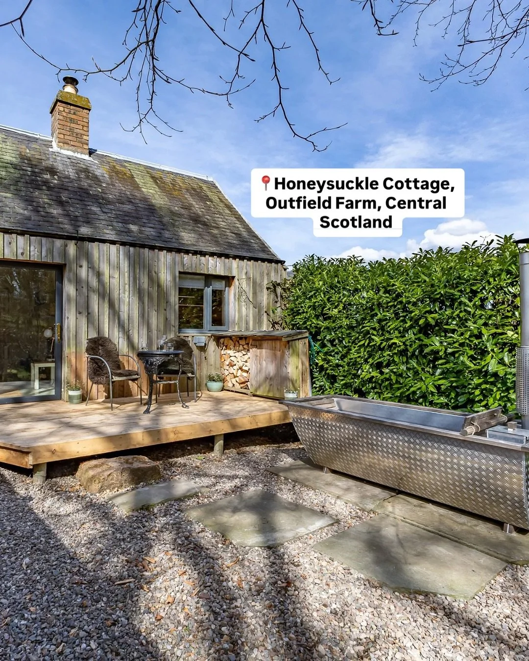 This is๐Honeysuckle - our beautifully renovated countryside cottage.
Perfect for two (and your dog, too ๐พ), it’s made for slow autumn weekends together.
Light the wood-burning stove, soak in the hot tub, and settle in for a truly coorie esc