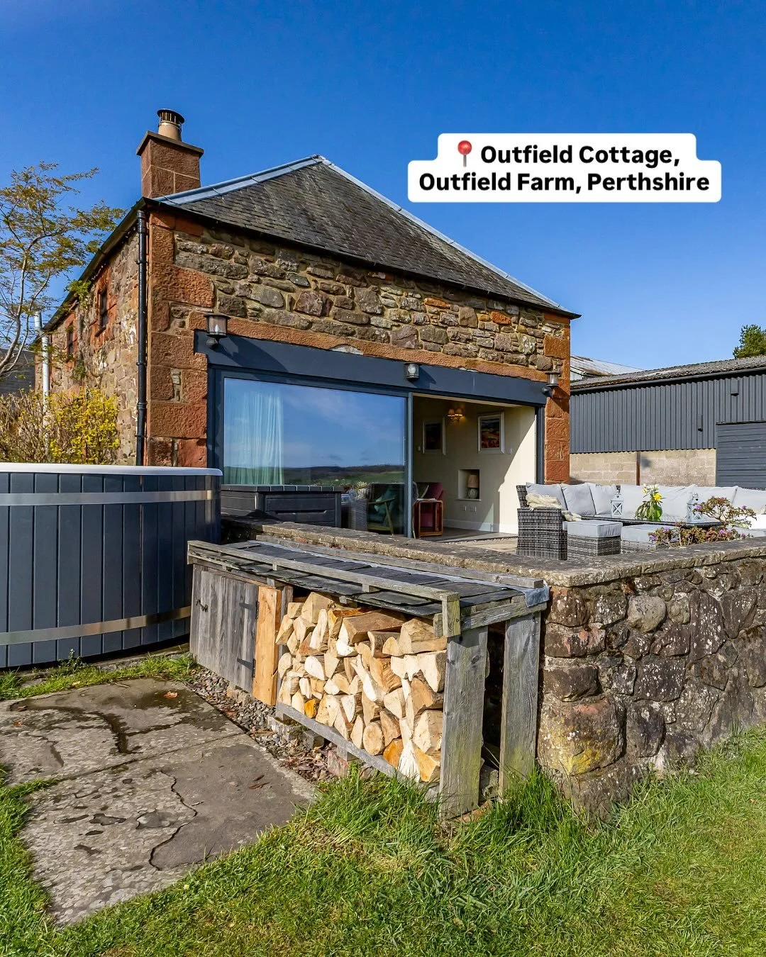 Maybe we just need a family escape to the Scottish countryside
๐Outfield Cottage
@outfield.farm.cabins.cottages 
๐๏ธ Sleeps 8 - great for a trip for the whole family!
๐พ Tennis courts, sauna and gym on site
๐ถ Dog friendly! (Up to 2