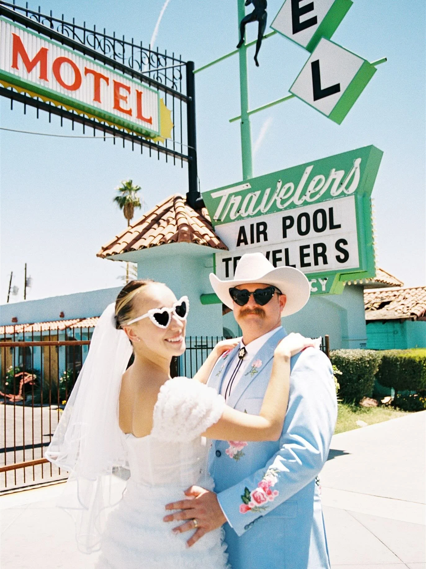 Dreamy blues and pinks looks better nowhere else then on East Fremont St where you&rsquo;ll find @surethingchapel nestled and waiting to host the vintage wedding of your dreams 💕

I+B&rsquo;s mini wedding at Sure Thing was sweet and perfect, officia
