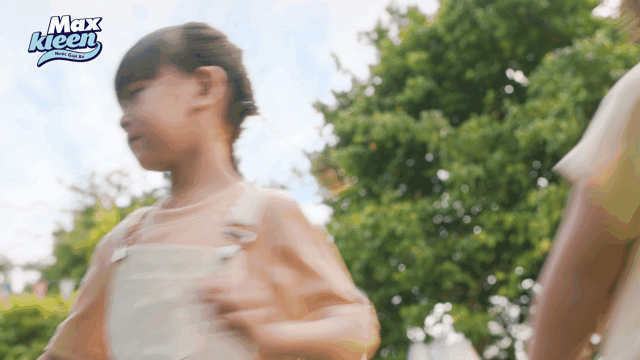 Maxkleen Summer_V1-0001.gif
