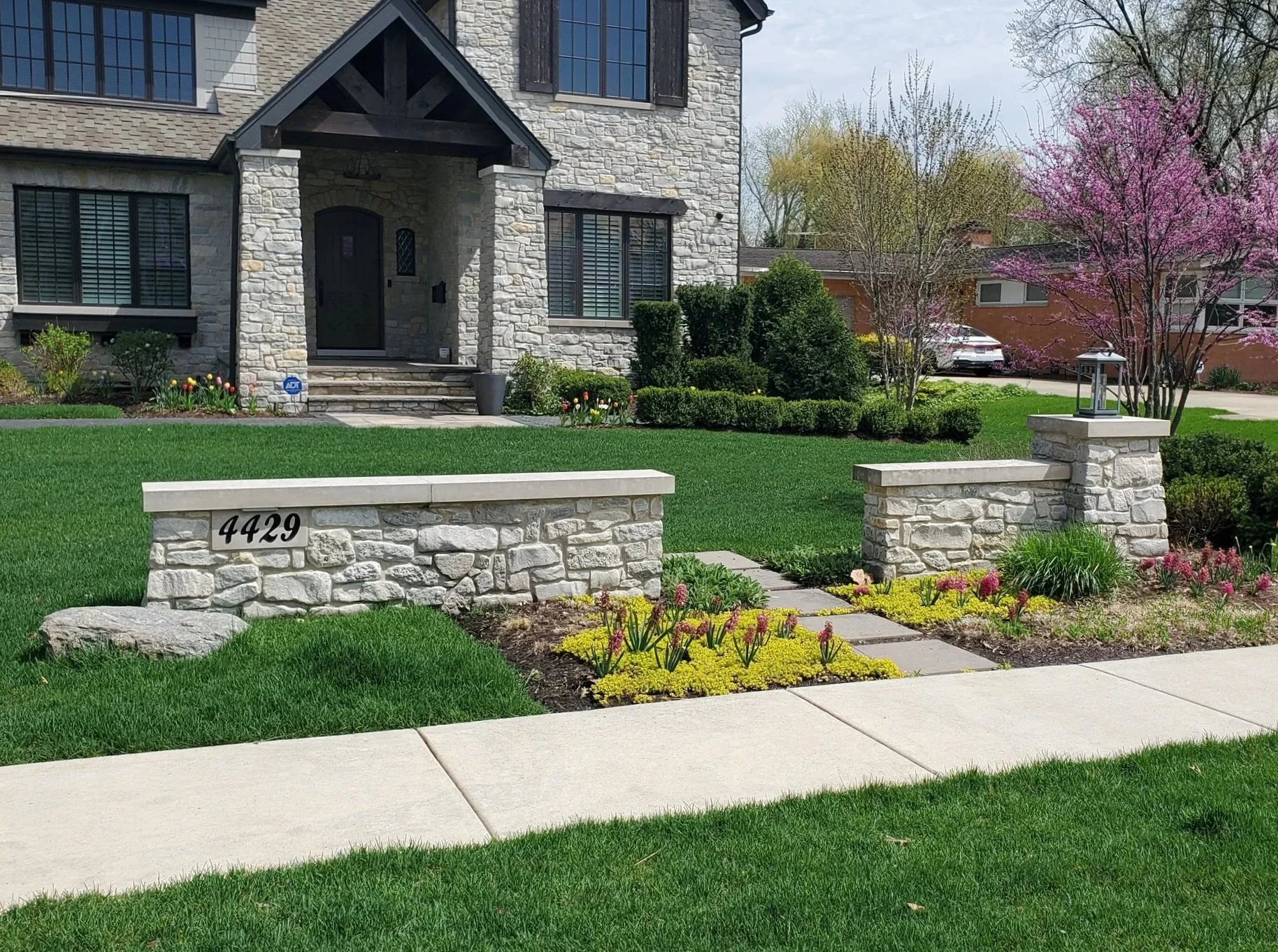 Backyard Resort - Downers Grove