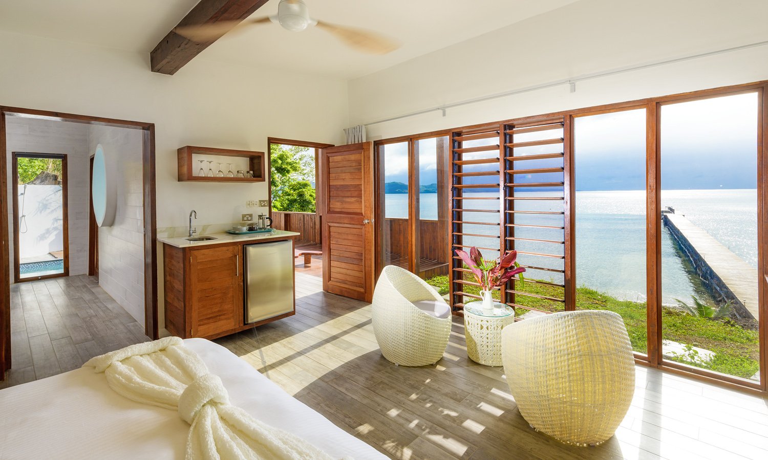Fiji+Resort+Oceanfront+Retreat+Private+Pool+Remote4.jpg