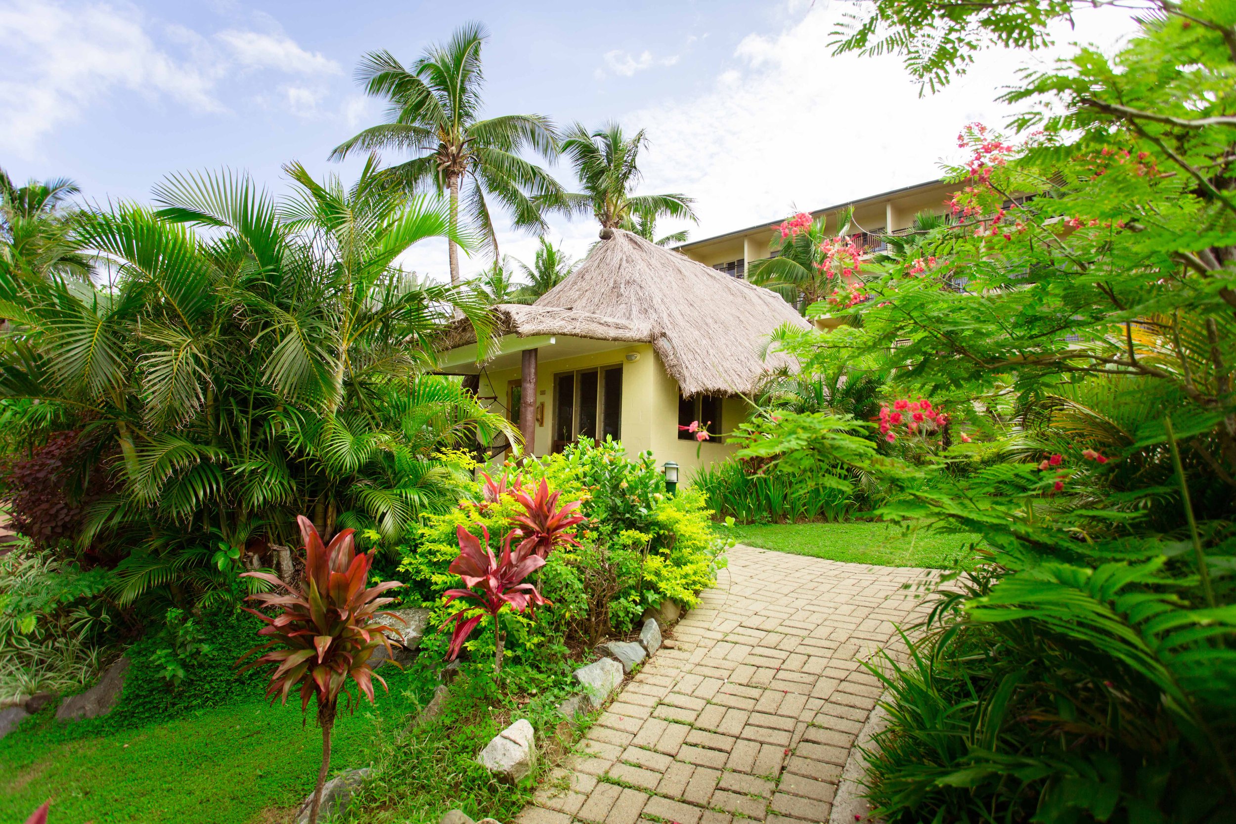 outrigger-fiji-beach-resort-plantation-bure2.jpg