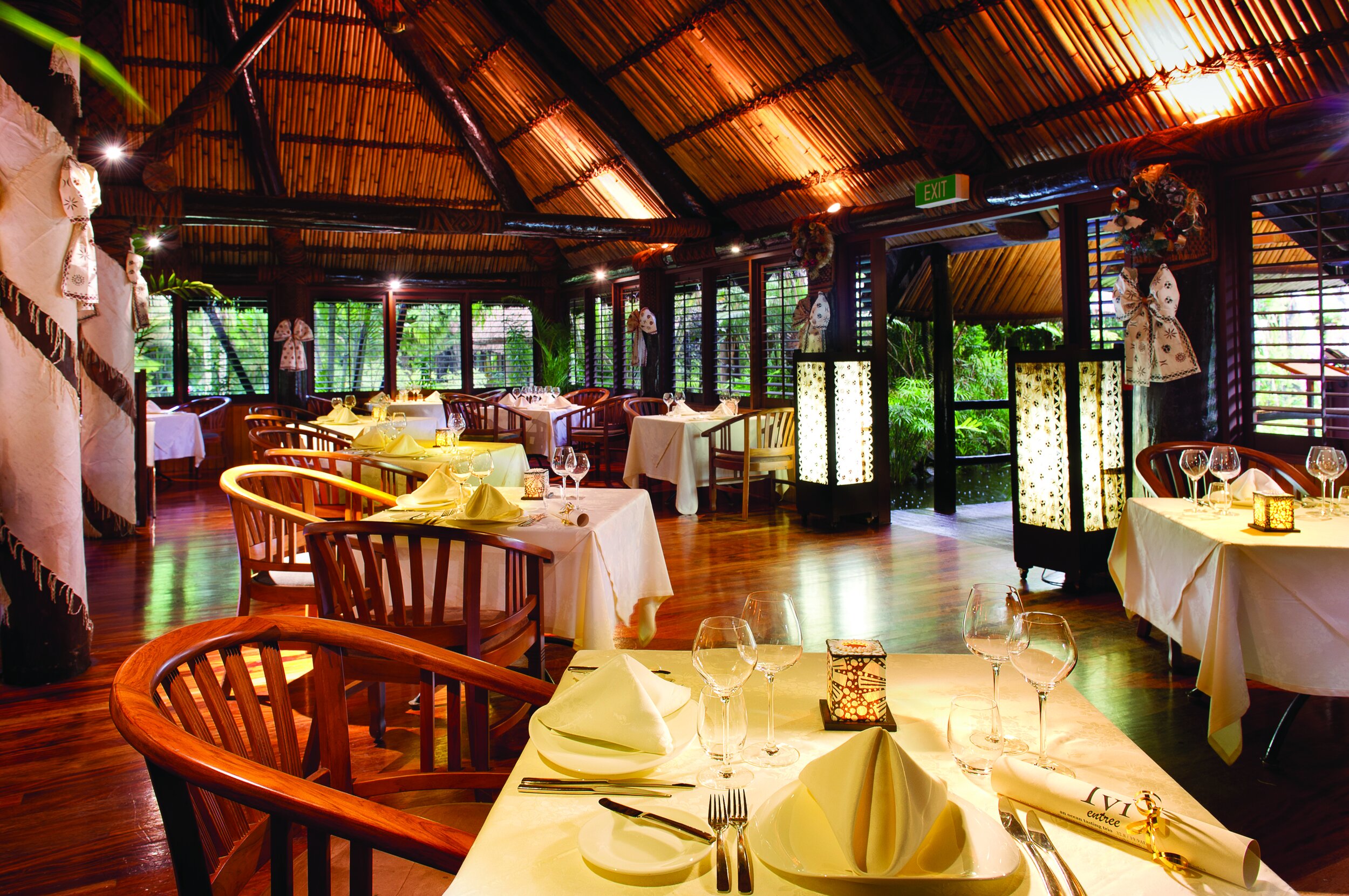 outrigger-fiji-beach-resort-interior-dining-ivi-restaurant.jpg