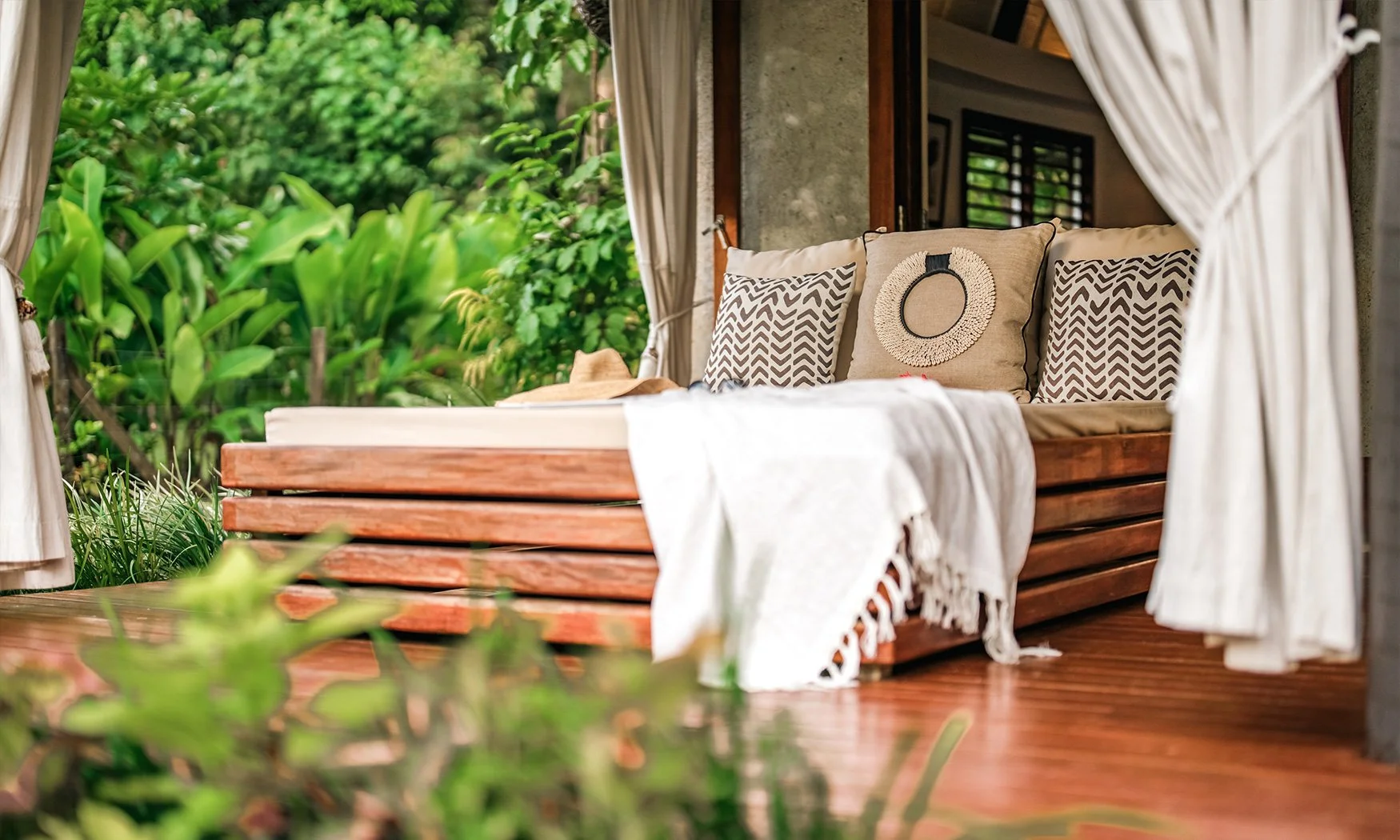 luxury-matangi-island-accommodation-ocean-view-bure-daybed (1).jpg