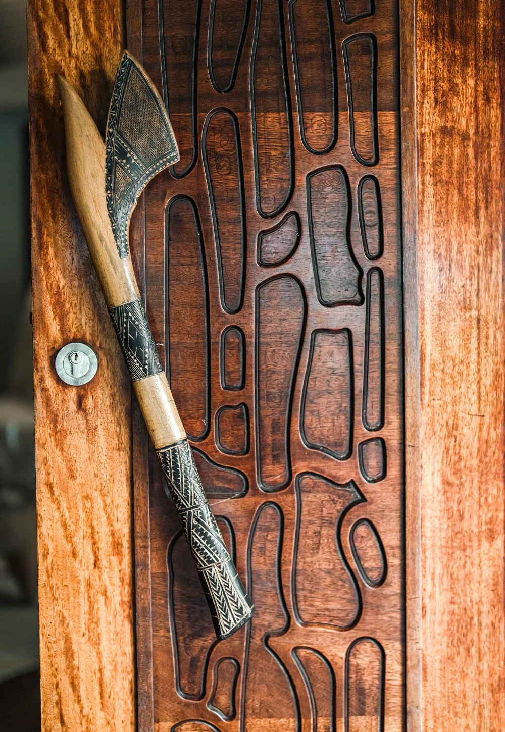luxury-matangi-island-accommodation-ocean-view-bure-tradional-carved-handles.jpg