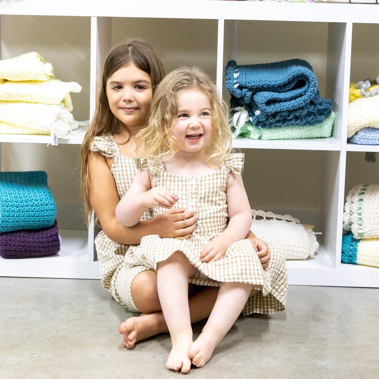 Run, don&rsquo;t walk to @abigailskidscloset for the cutest looks for your little ones this summer! Located in the Whizin&rsquo;s Center in #AgouraHills, this sweet shop was opened by a local Malibu couple who dreamed of opening a more carefully cura
