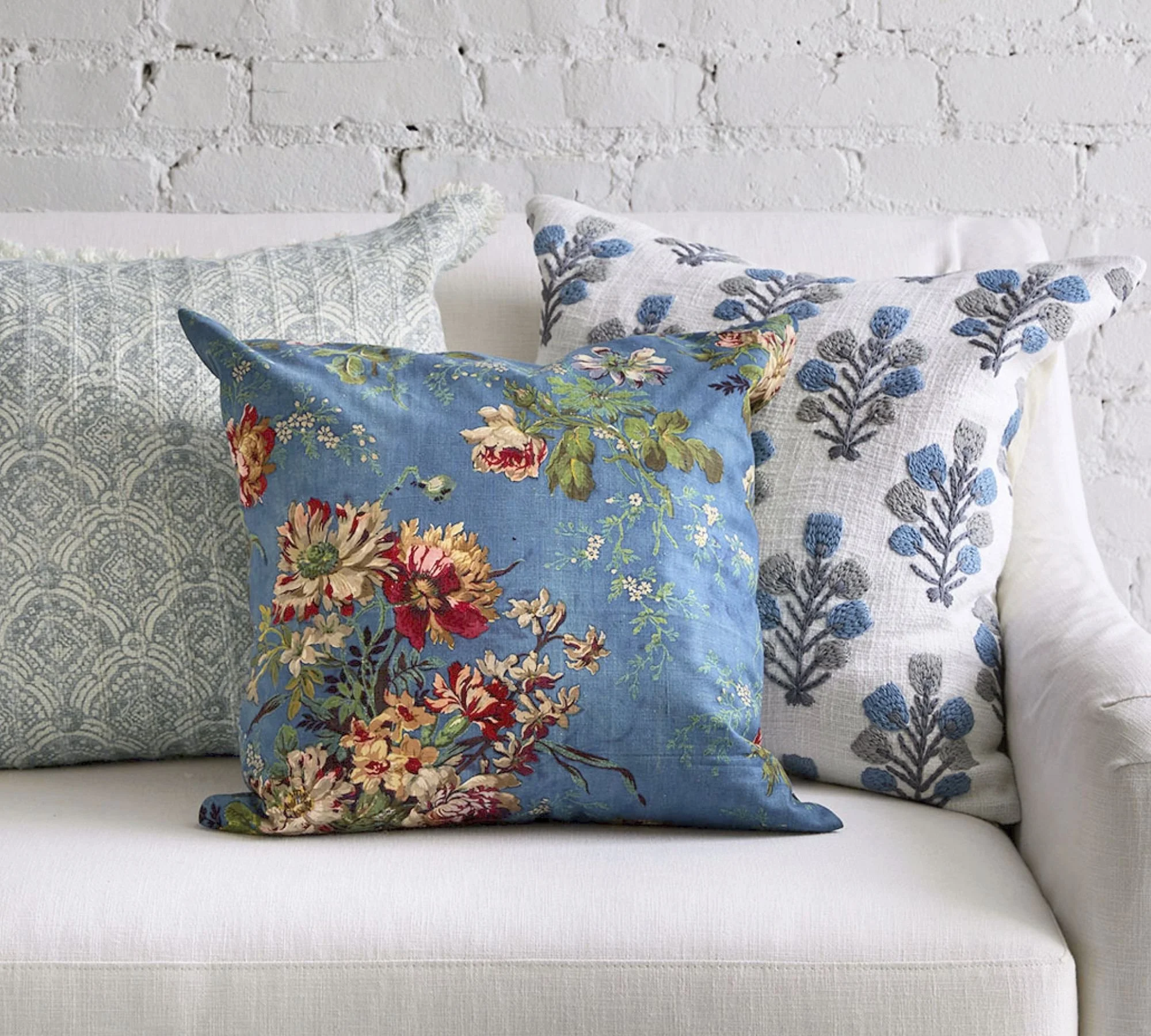 meadow-floral-printed-pillow-xl.jpg