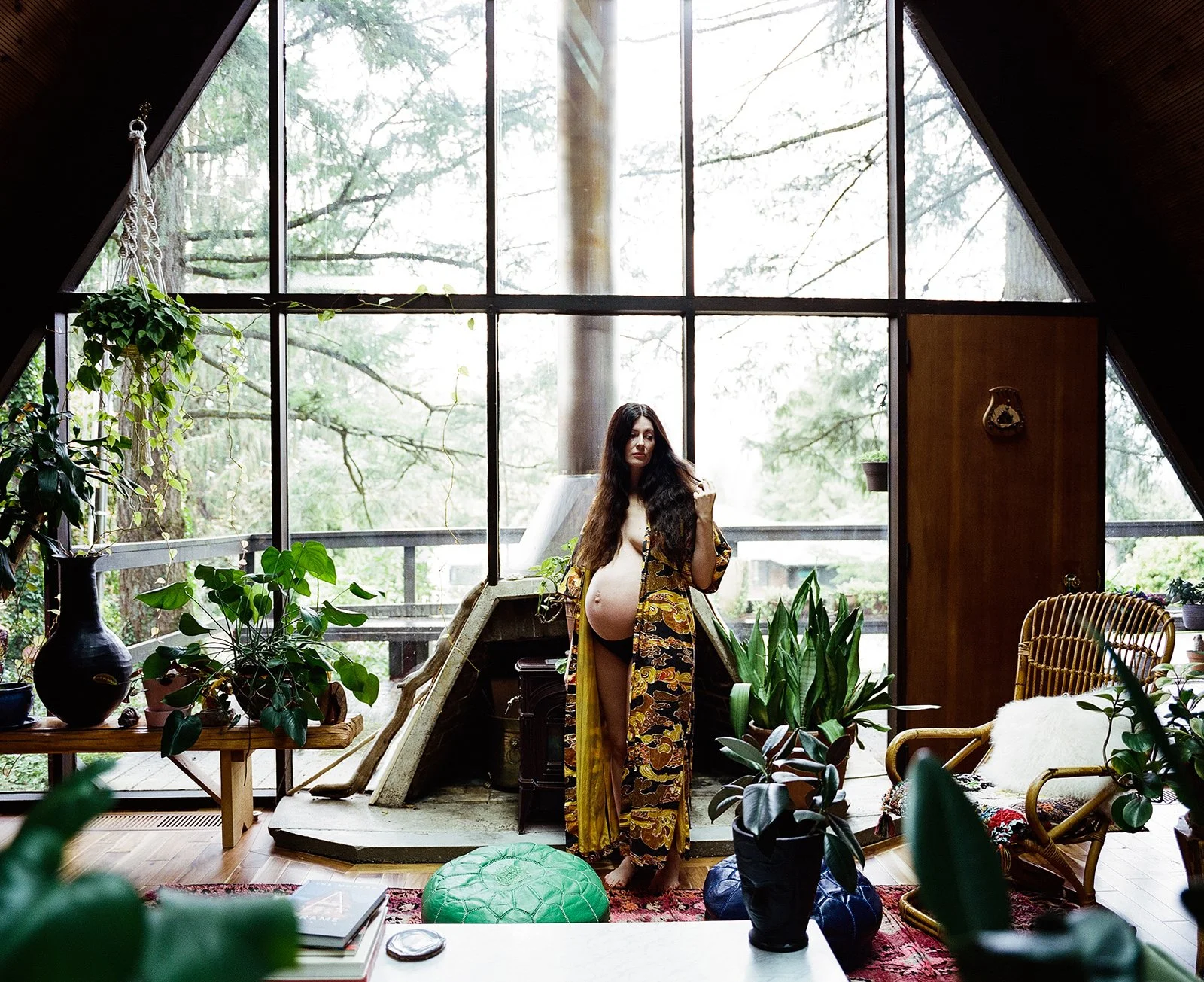 maternity-home-plants-film-intimate-portland-oregon.jpg