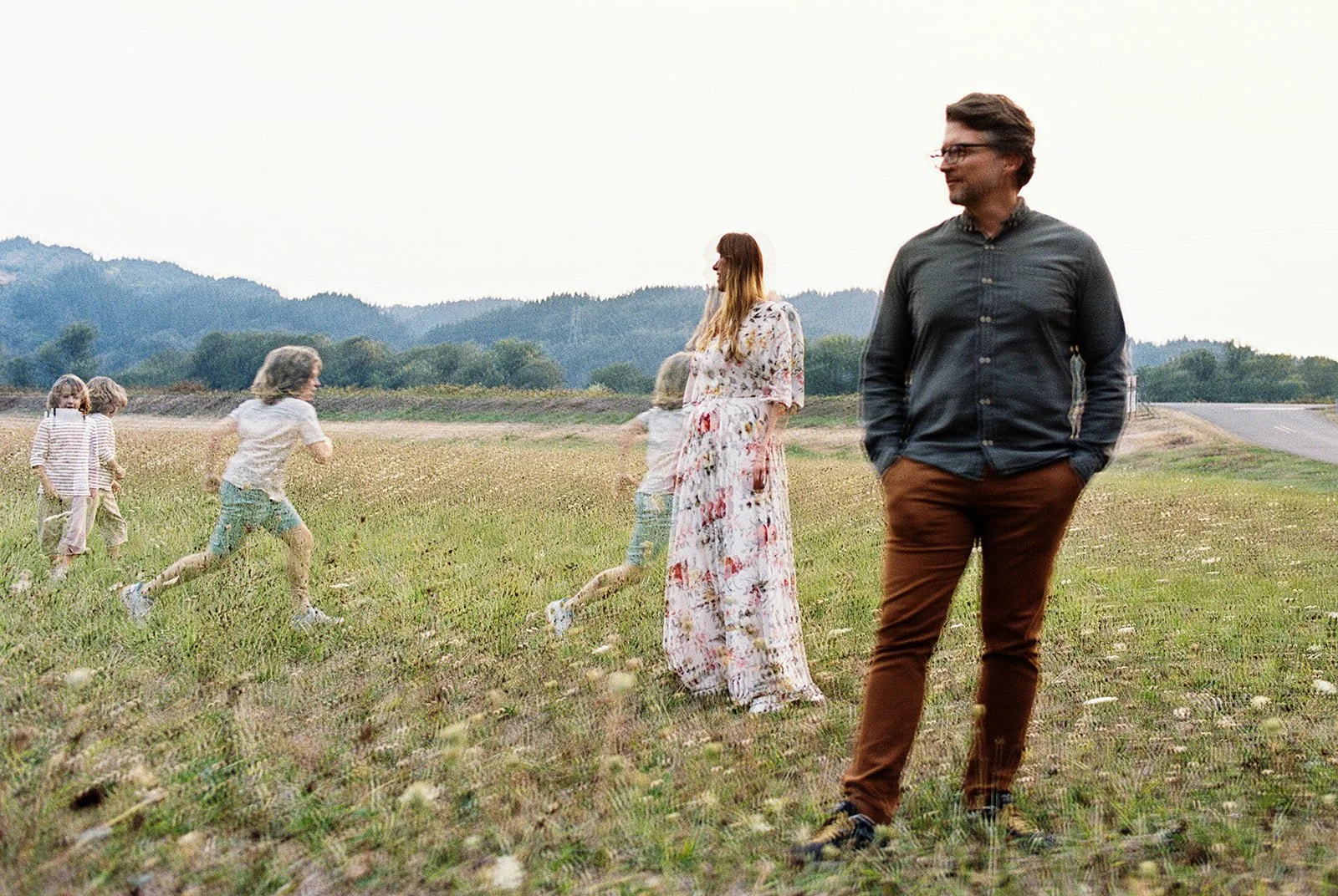 double-exposure-family-film-siblings-playful-sauvie-island-oregon.jpg