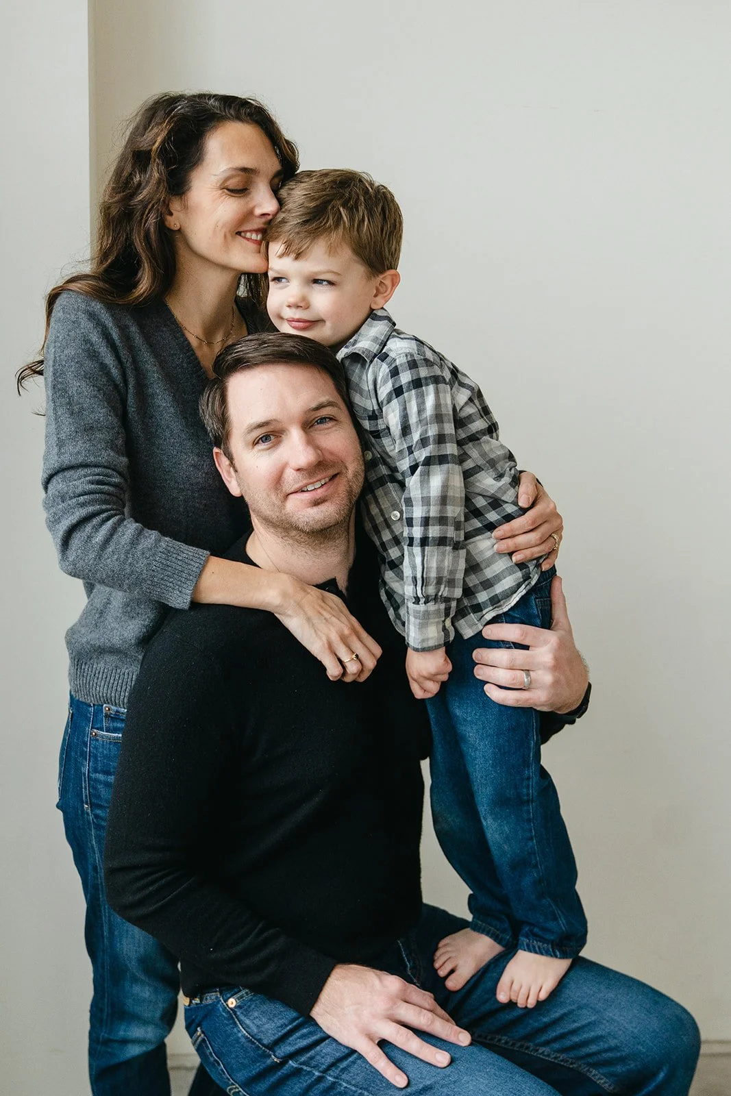 modern-studio-family-portraits-portland-oregon.jpg